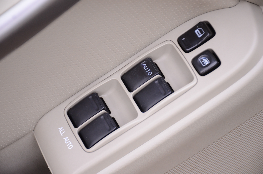 2004 Silver Infiniti G35 AWD Sedan