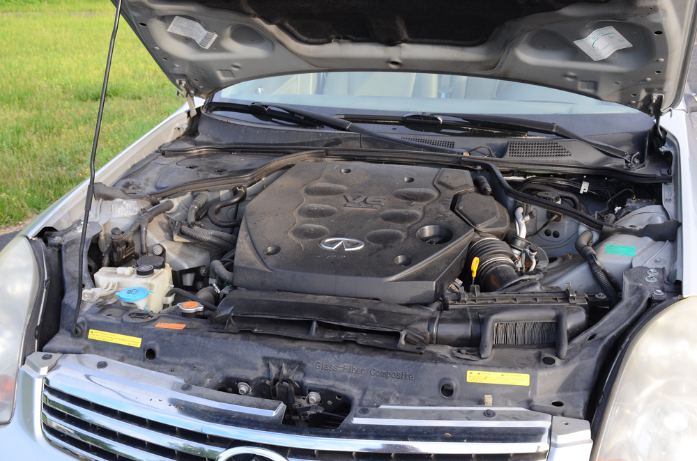 2004 Silver Infiniti G35 AWD Sedan