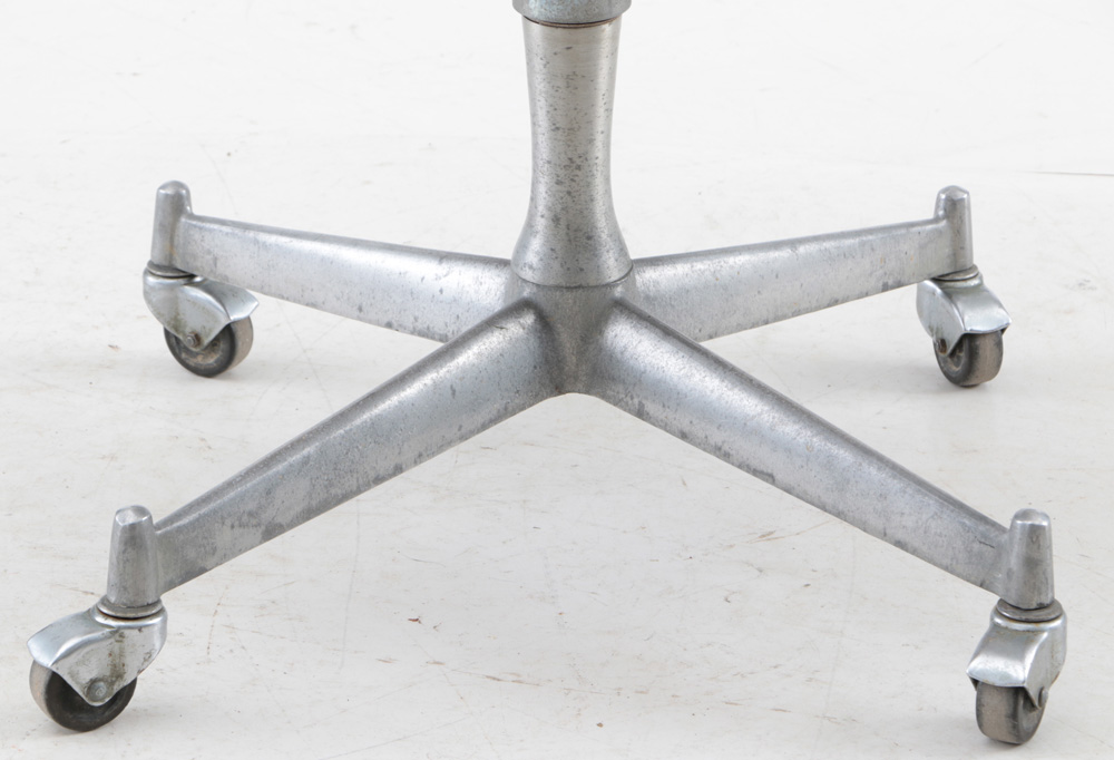 Krueger Fiberglass Office Chair