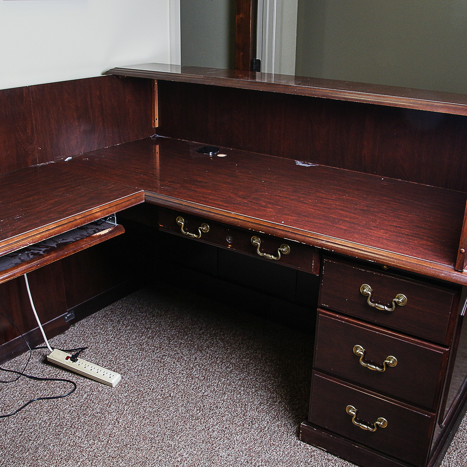 L-Shaped Desk Unit with Privacy Panel Top