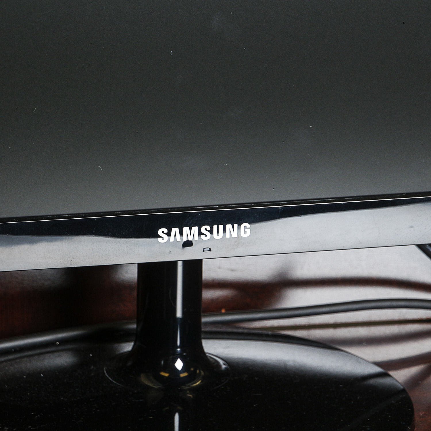 L-Shaped Desk Unit with Privacy Panel Top