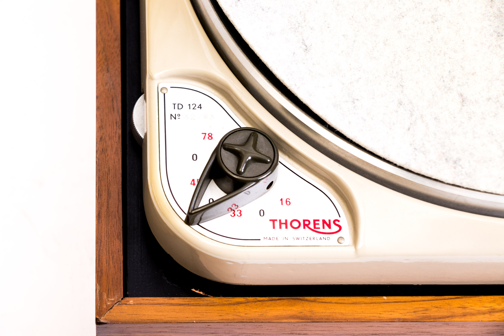 Vintage Thorens TD-124 Turntable