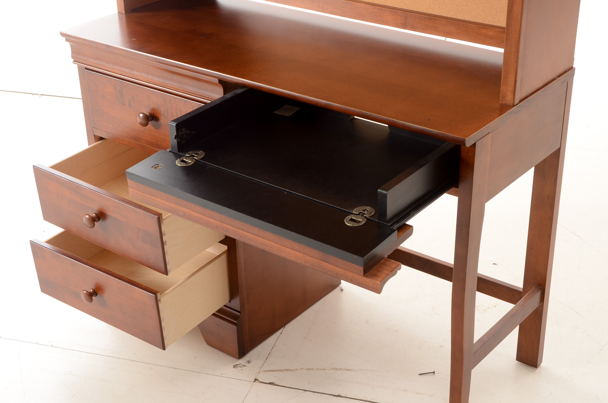 Stanley "Young America" Desk with Hutch