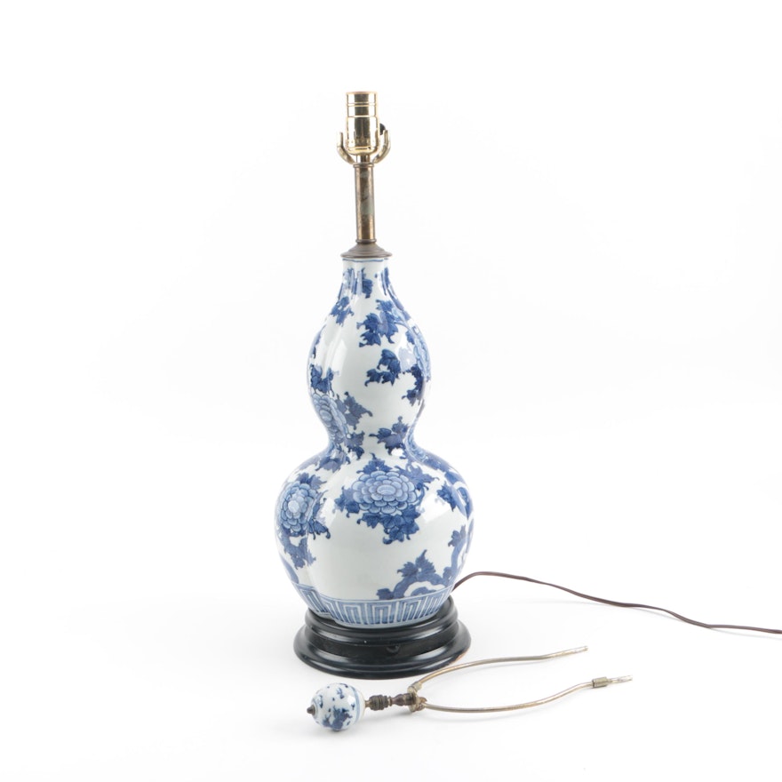 Chinese Double Gourd Blue and White Ceramic Table Lamp