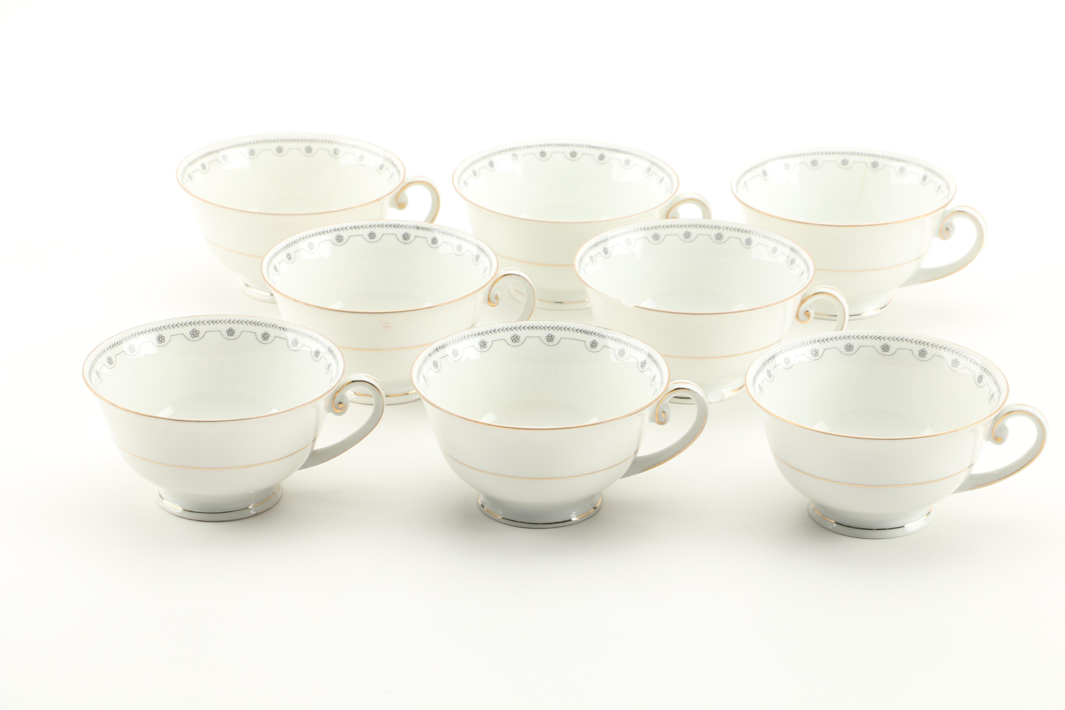 Vintage HW Czechoslovakian Porcelain Dinnerware