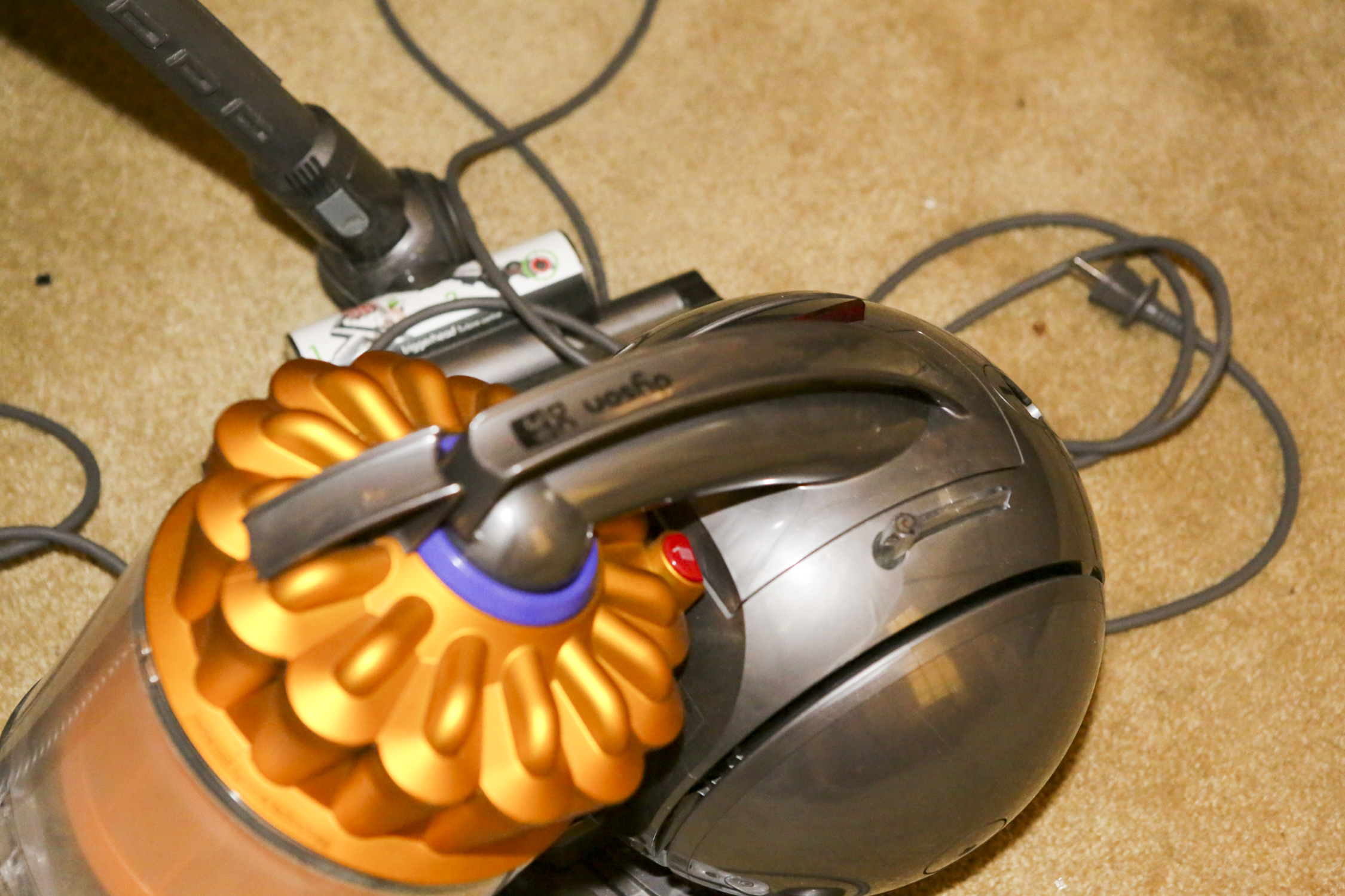 Dyson DC39 Vacuum Cleaner
