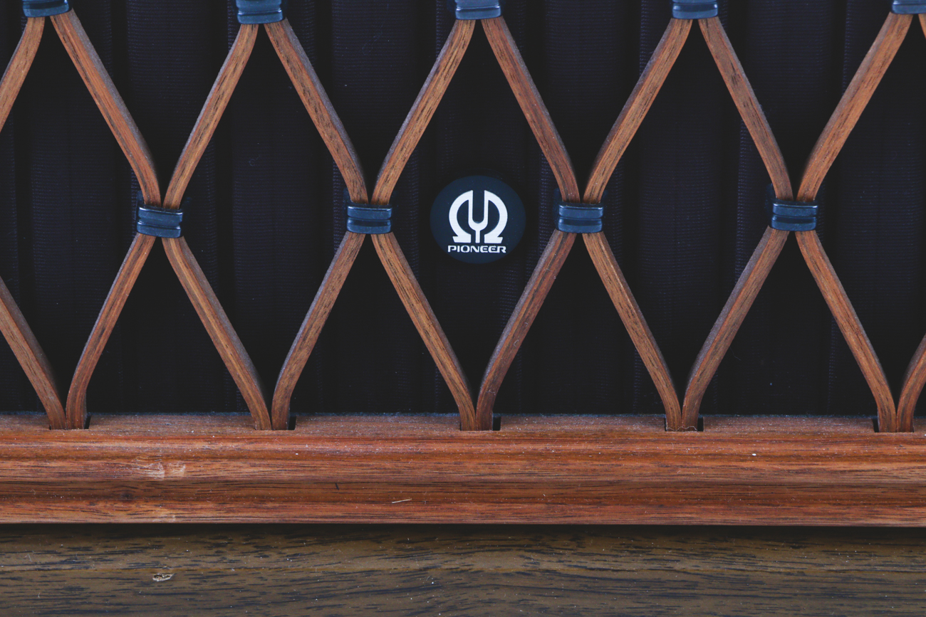 Pair of Pioneer CS-700G Floor Speakers