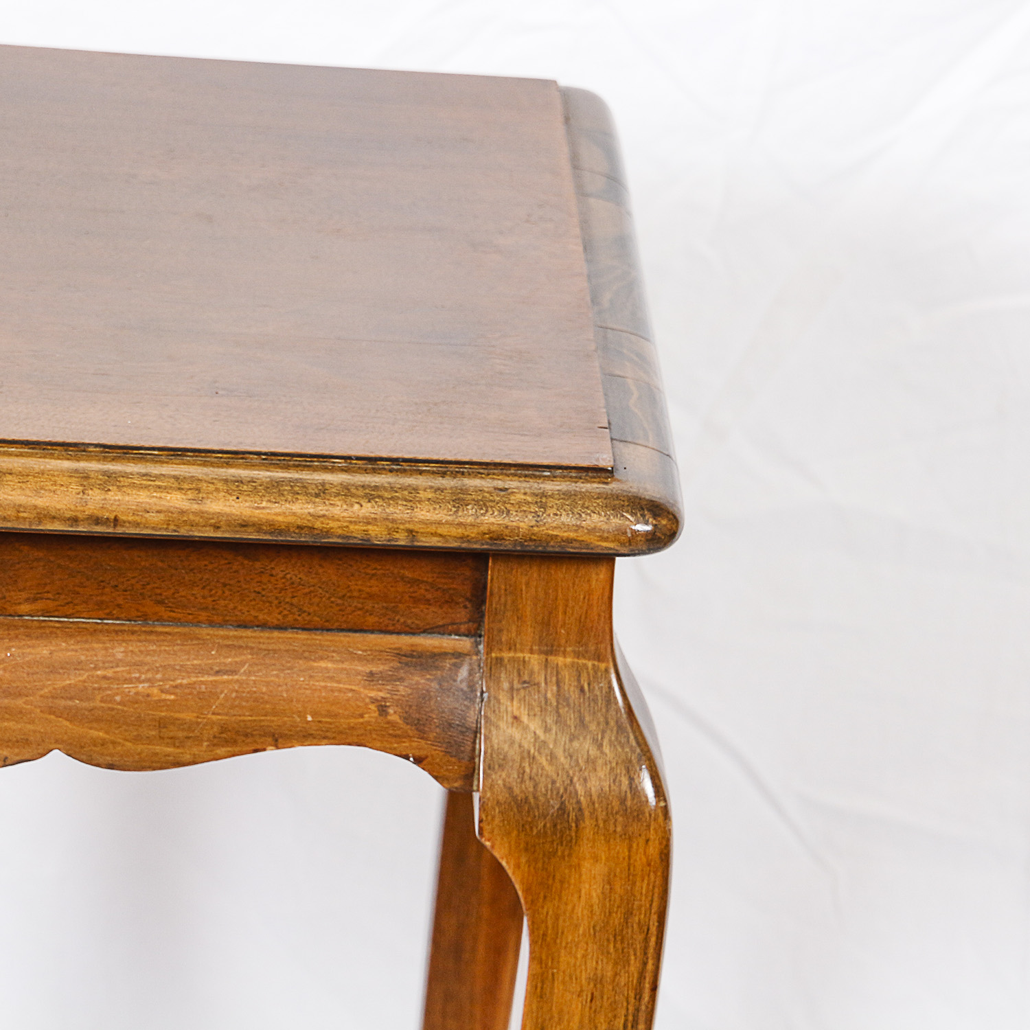 Vintage Queen Anne Style Accent Table