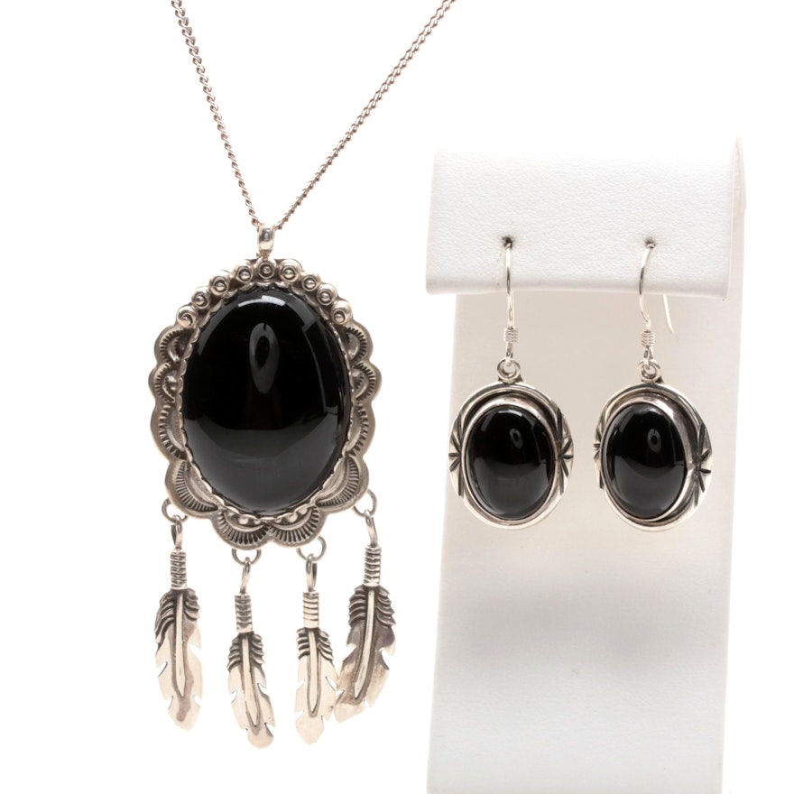 Southwest Style Sterling Silver Black Onyx Jewelry Featuring Gilbert Tom