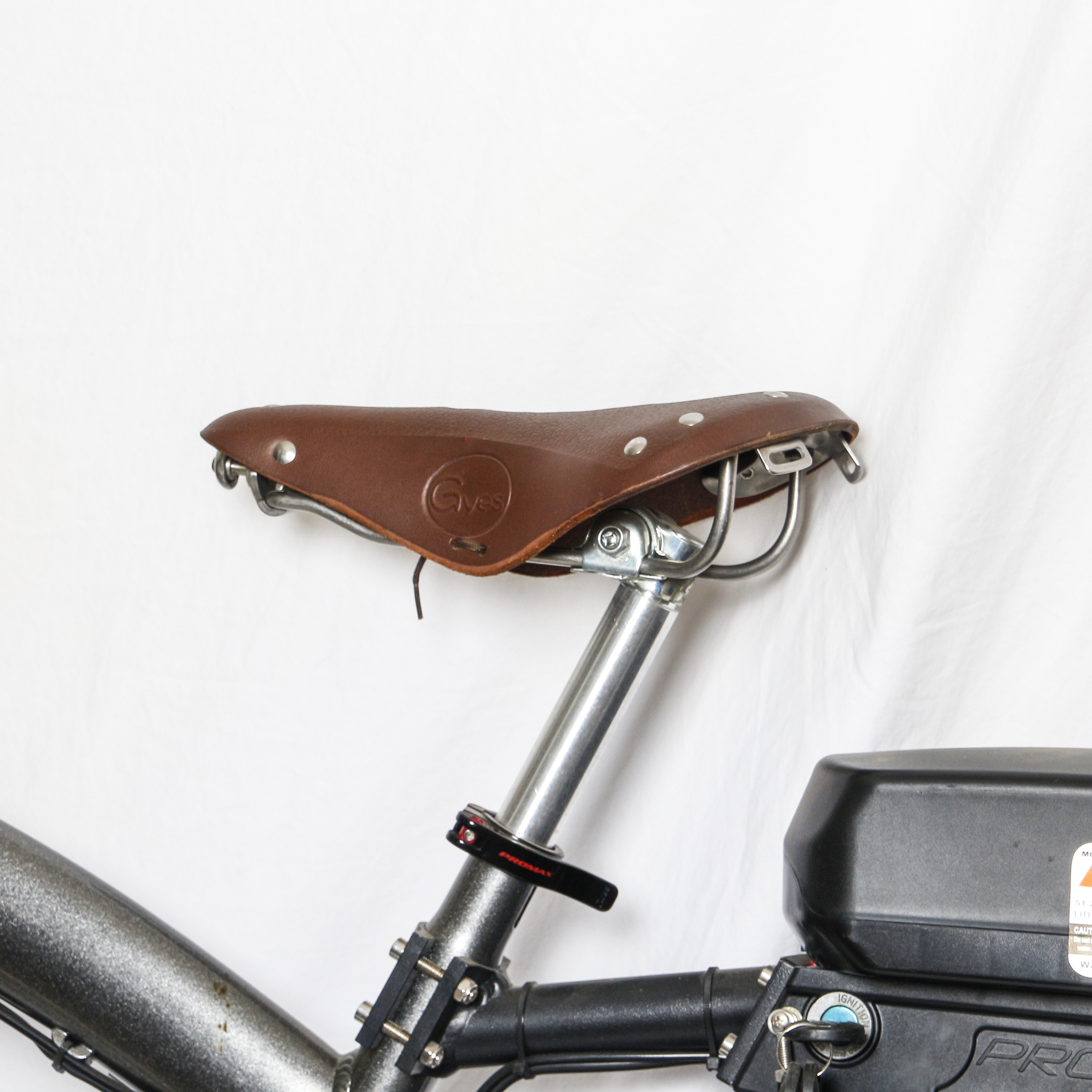 ProdecoTech Outlaw EX 36V Electric Bicycle with Bern Helmet