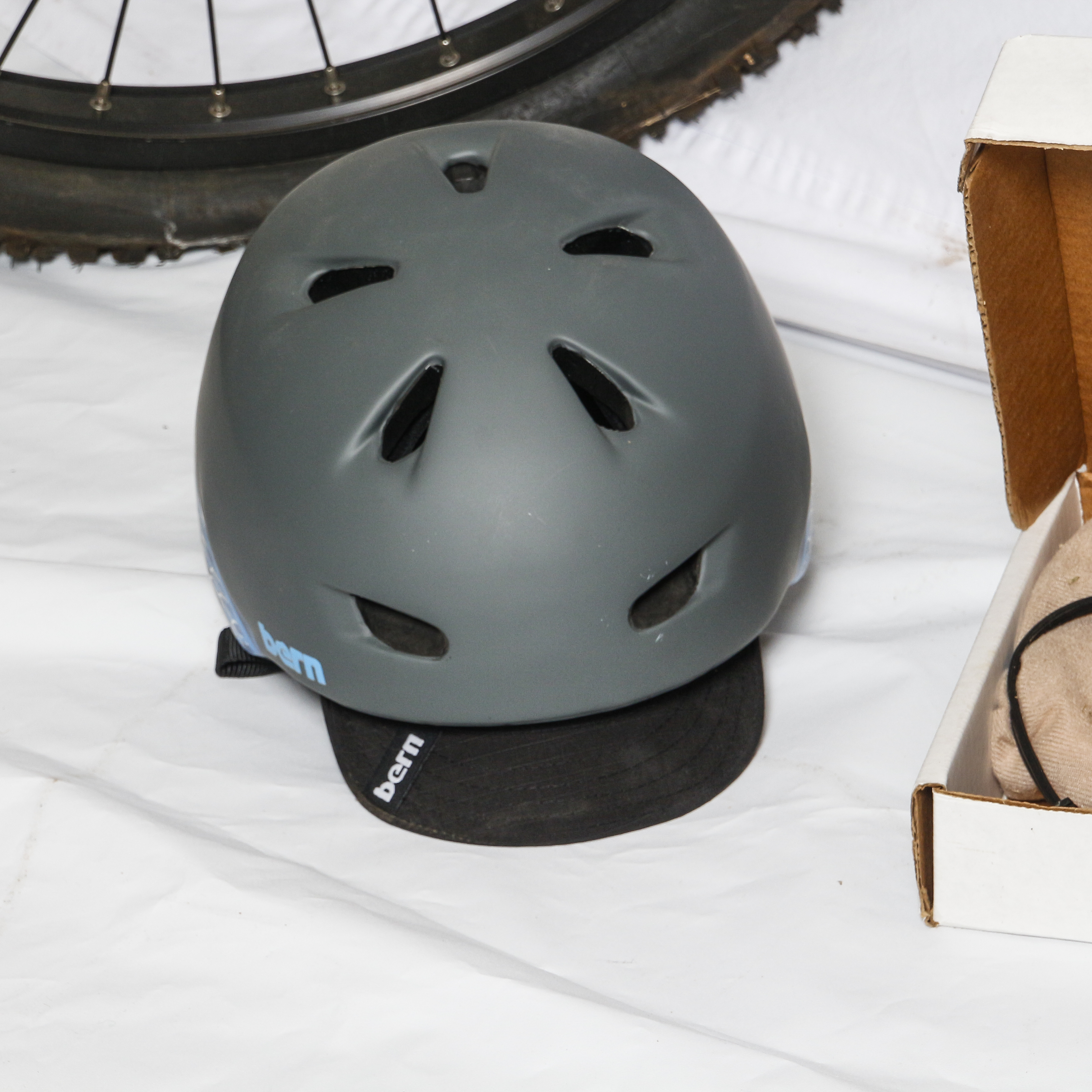 ProdecoTech Outlaw EX 36V Electric Bicycle with Bern Helmet