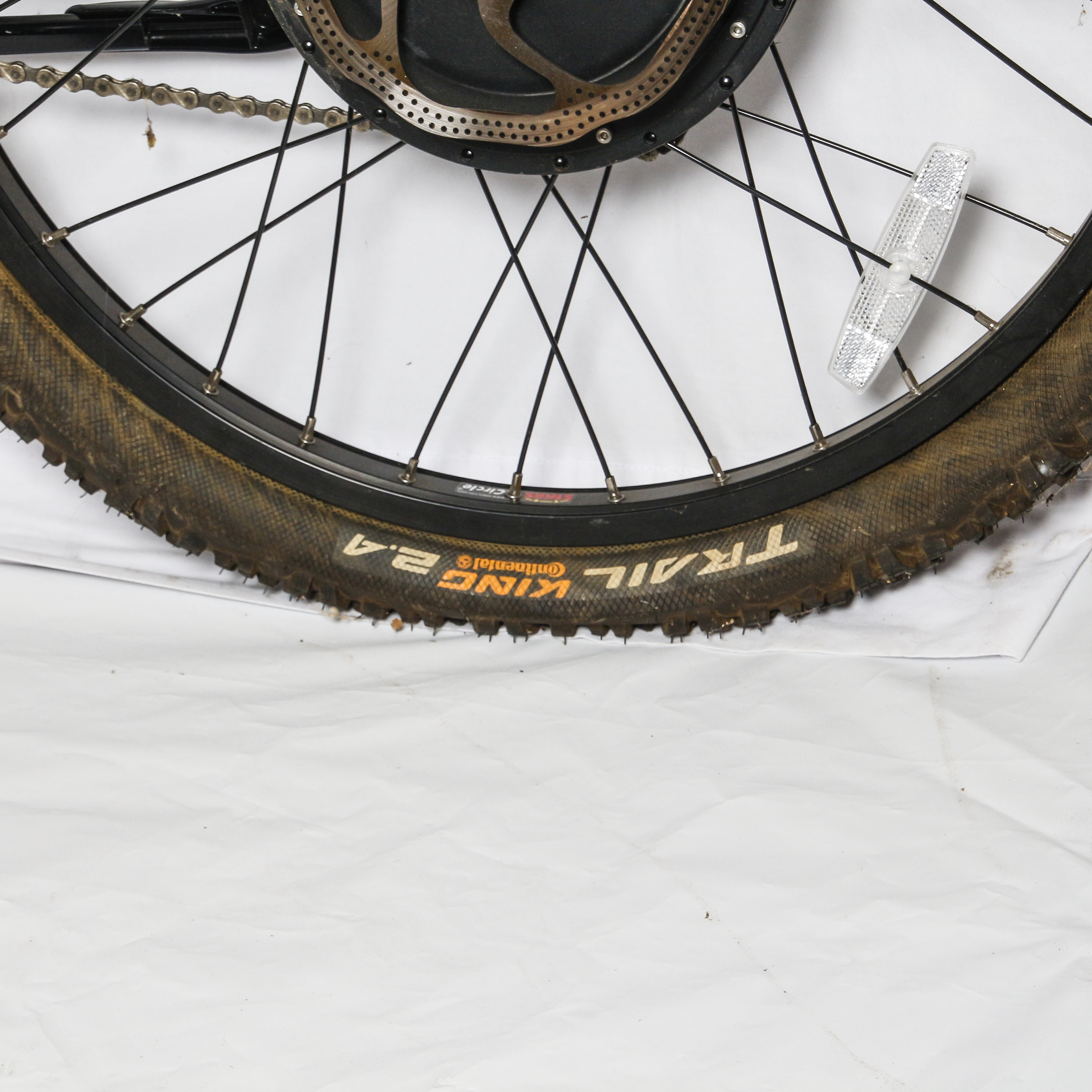 ProdecoTech Outlaw EX 36V Electric Bicycle with Bern Helmet