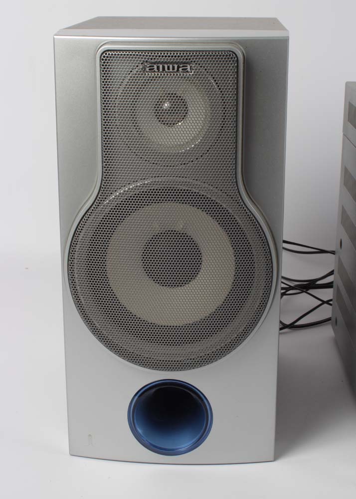 Aiwa Stereo Receiver with CD and Speakers
