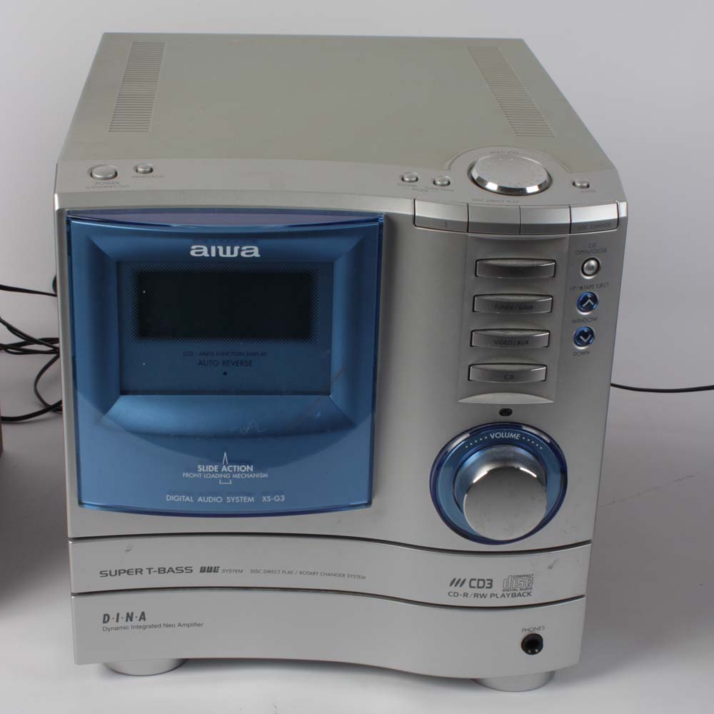 Aiwa Stereo Receiver with CD and Speakers