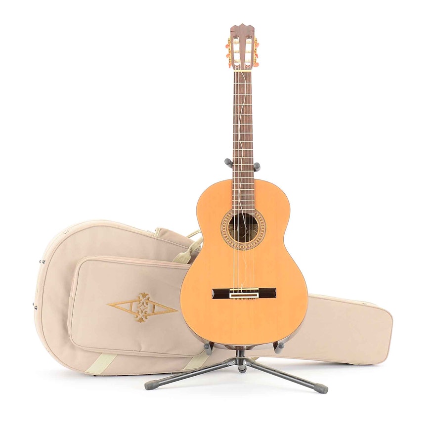 Alvarez Classical Acoustic Guitar with Case
