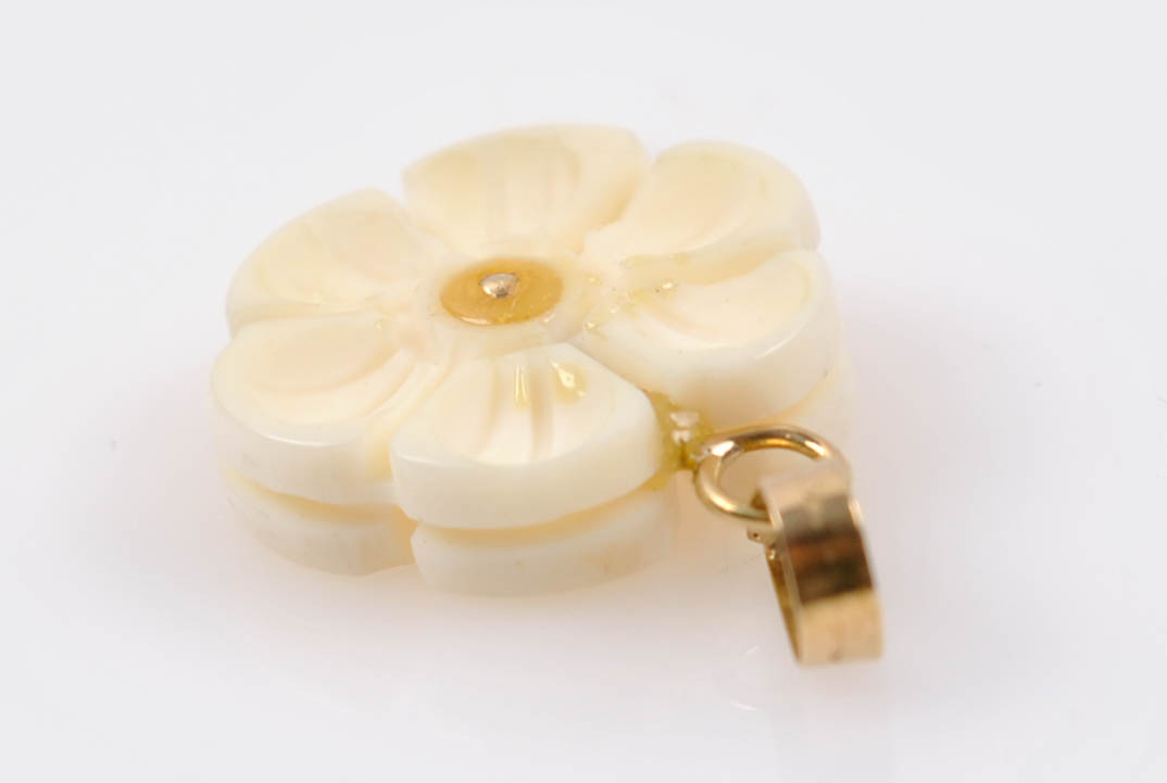 14K Yellow Gold Coral Flower Pendant