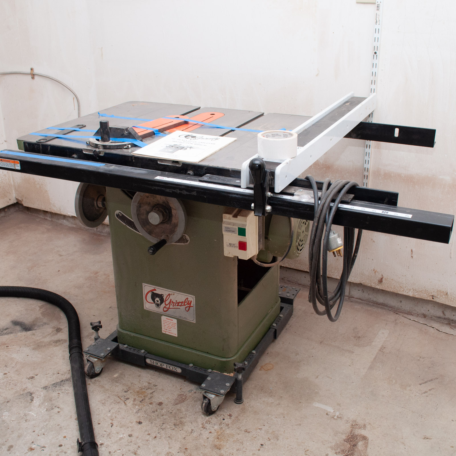 Grizzly 10" Heavy Duty Tablesaw with Shop Fox Fence and 2 Zero Gap Inserts