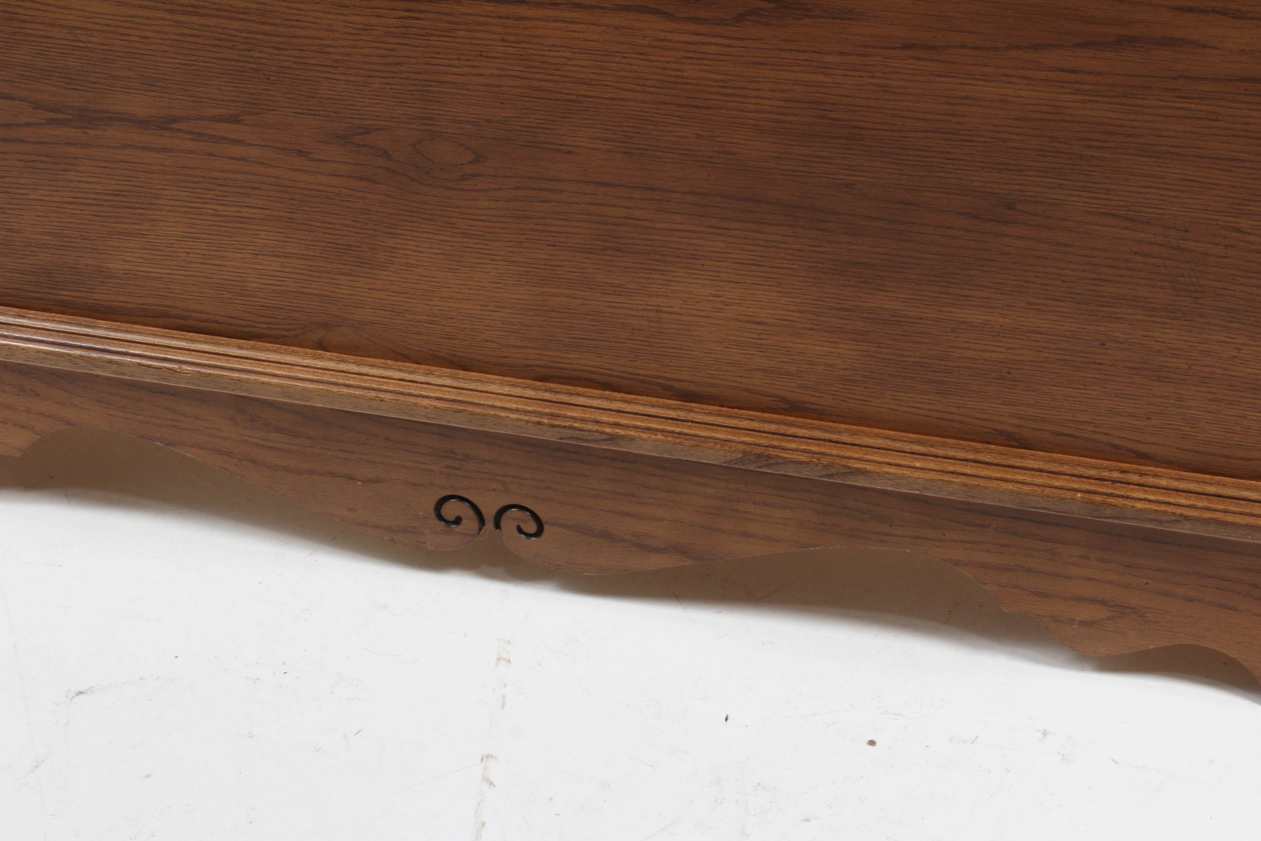 Vintage Lane Oak Veneer Cedar Chest