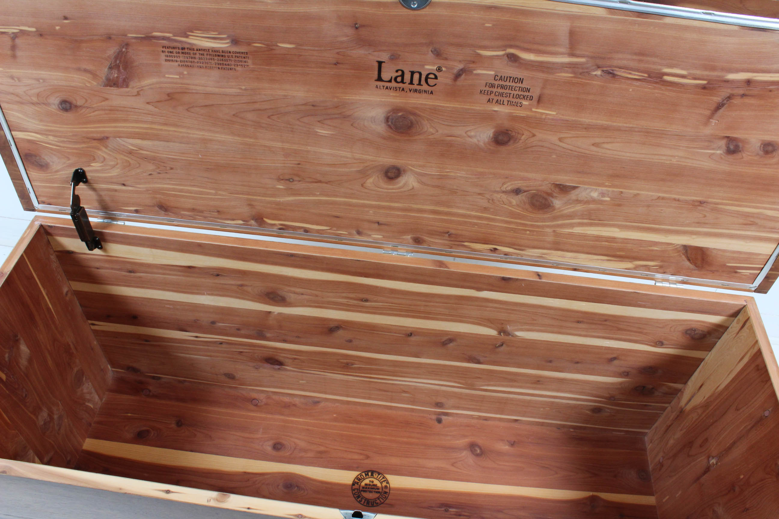 Vintage Lane Oak Veneer Cedar Chest