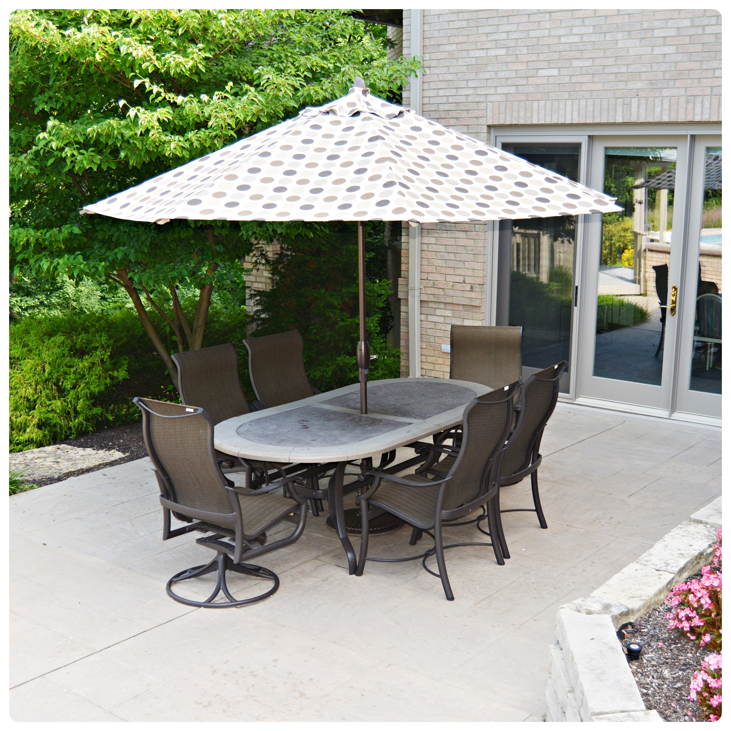 Tropitone Oval Patio Table and Chairs With Frontgate Umbrella
