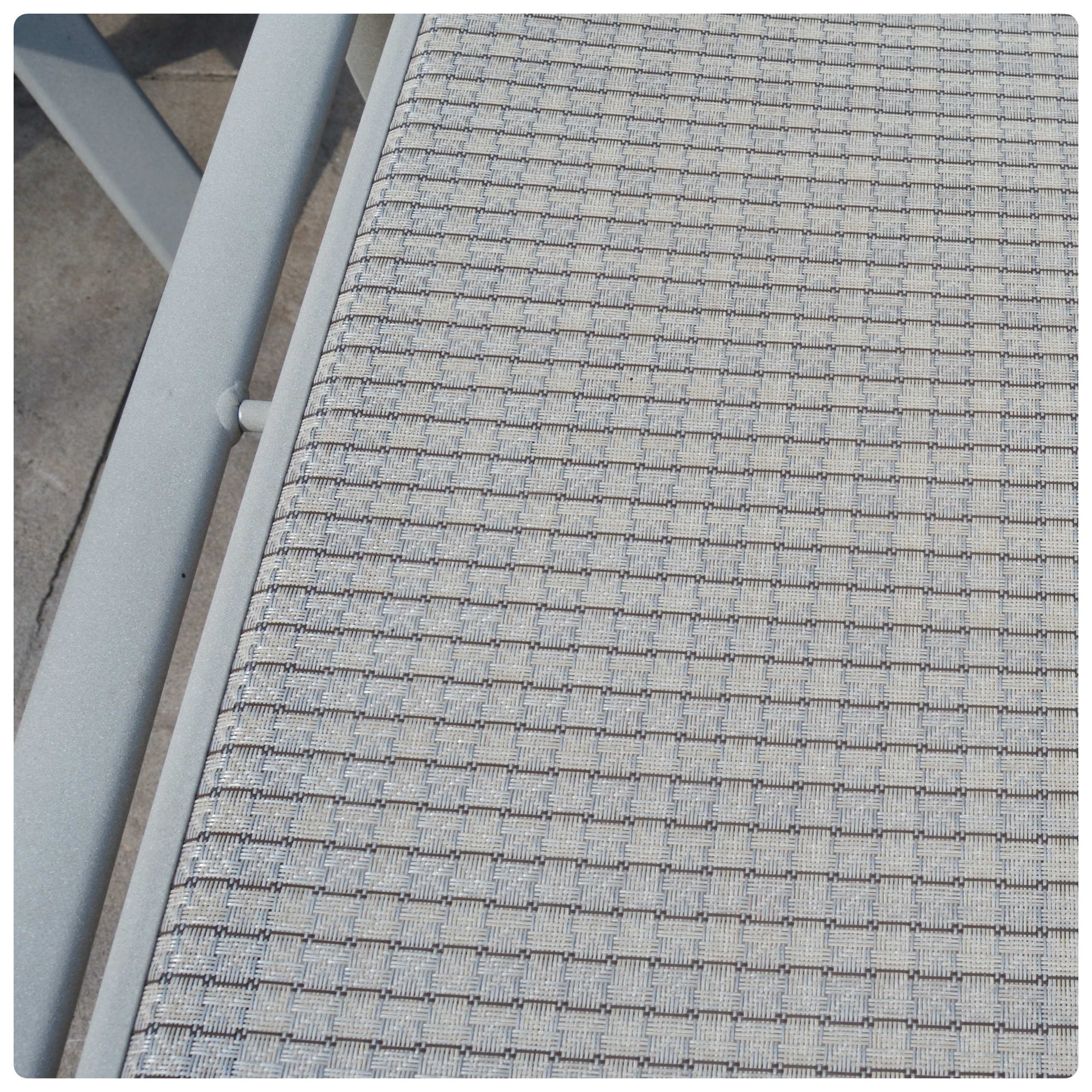 Tropitone Patio Lounge Chairs and Table