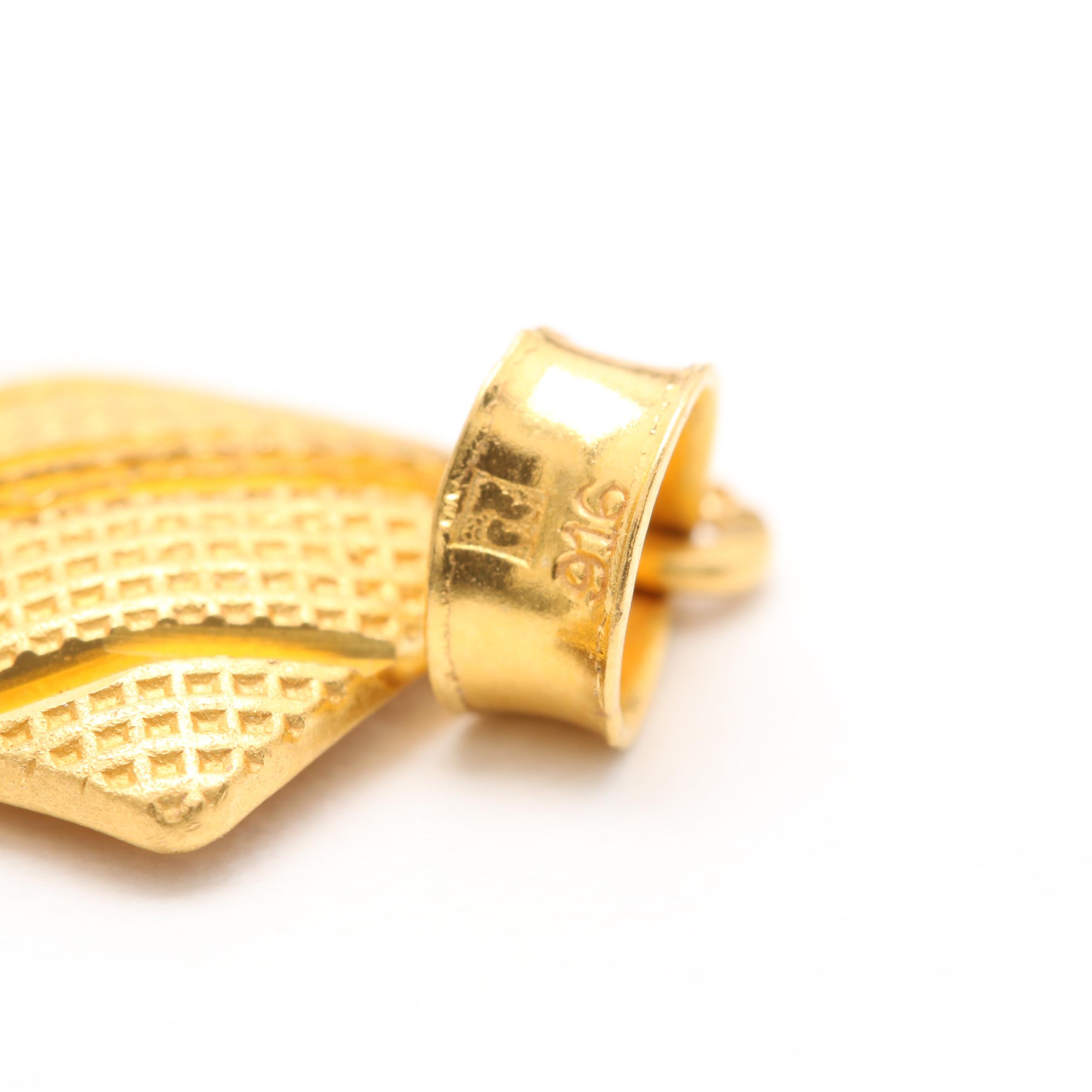 18K Yellow Gold Pendant Necklace and Earrings