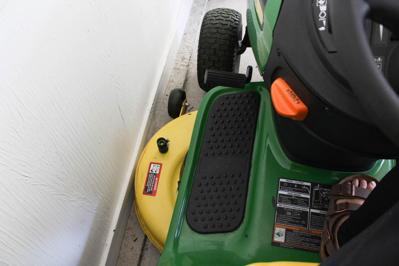 John Deere "D125" Riding Lawn Mower with Bagger Attachment Frame