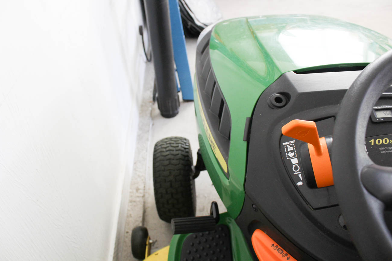 John Deere "D125" Riding Lawn Mower with Bagger Attachment Frame