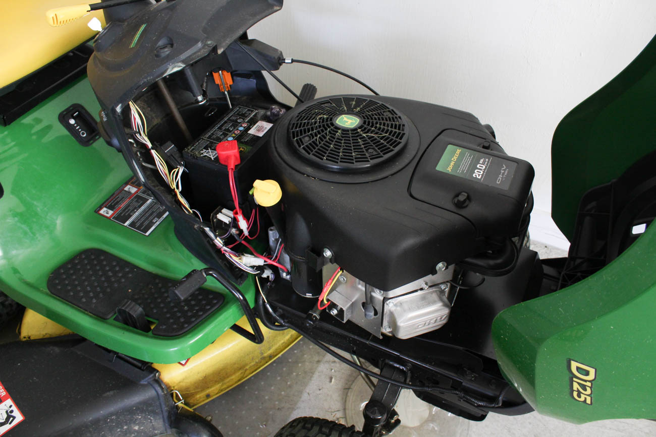 John Deere "D125" Riding Lawn Mower with Bagger Attachment Frame