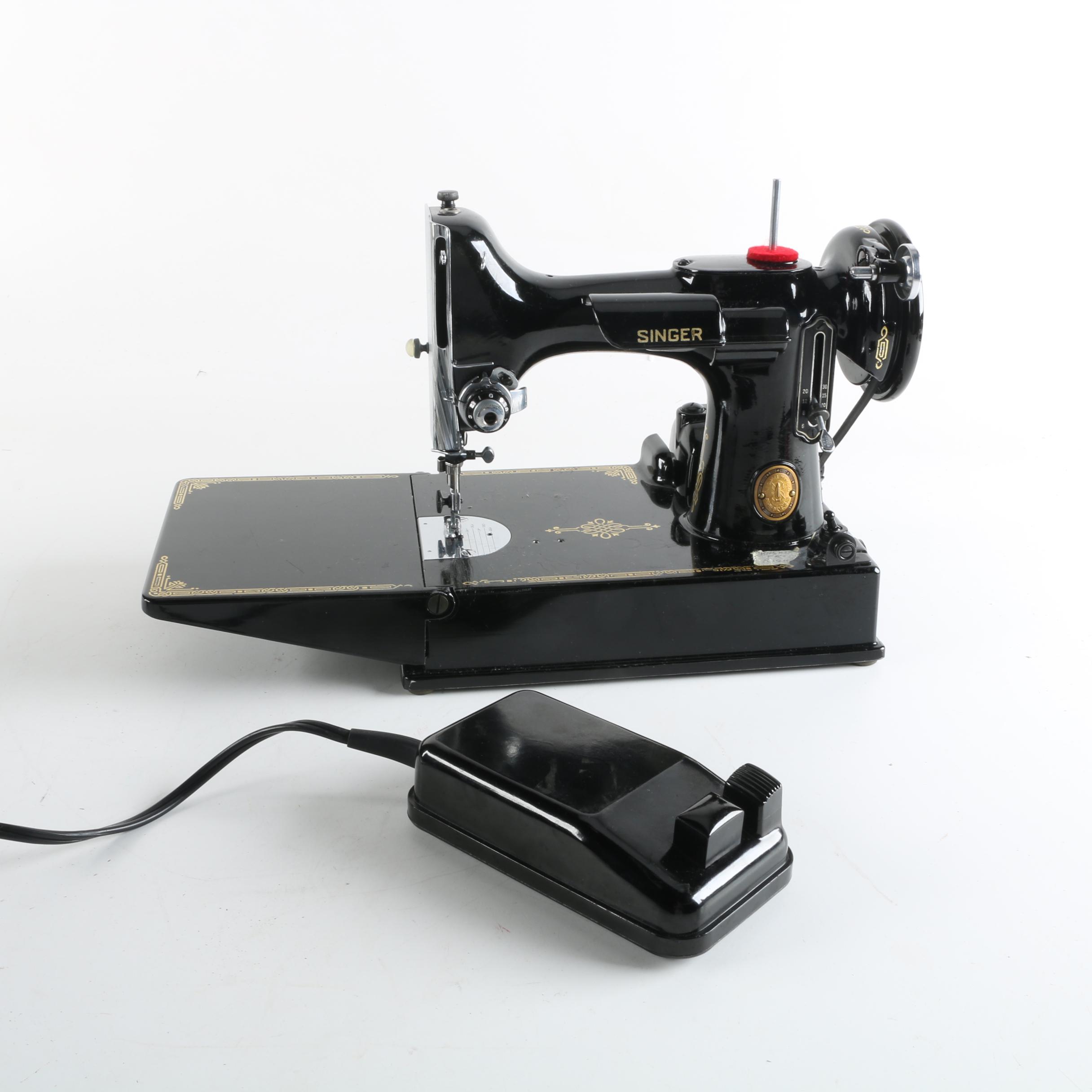 Vintage Singer Featherweight Sewing Machine