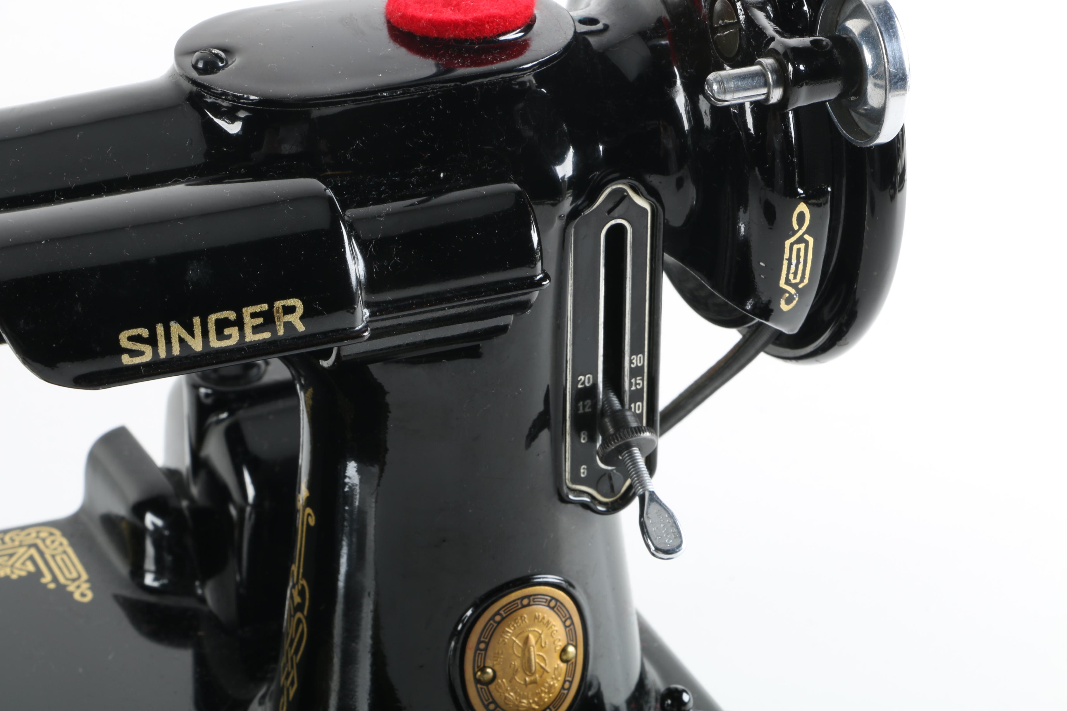 Vintage Singer Featherweight Sewing Machine