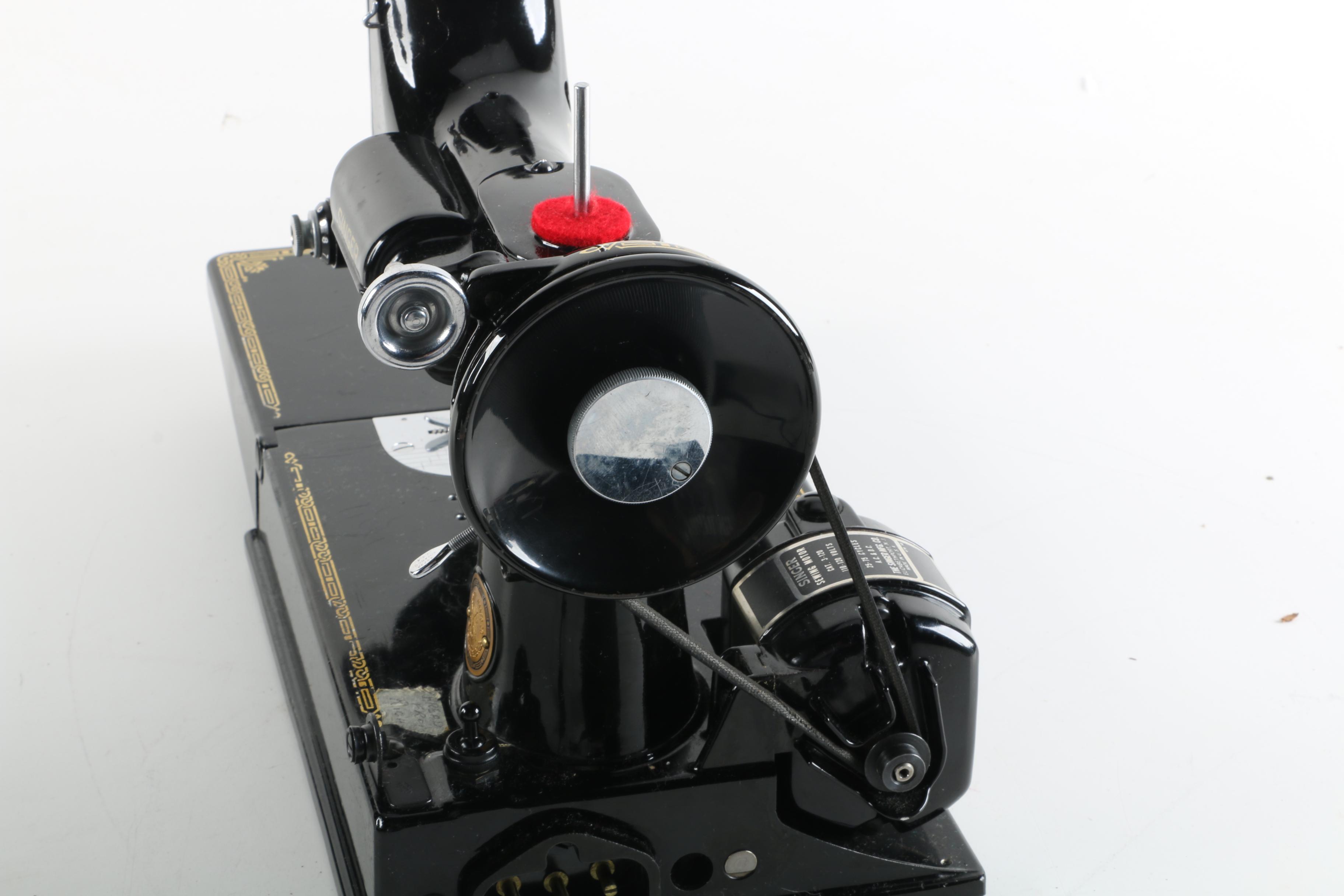 Vintage Singer Featherweight Sewing Machine