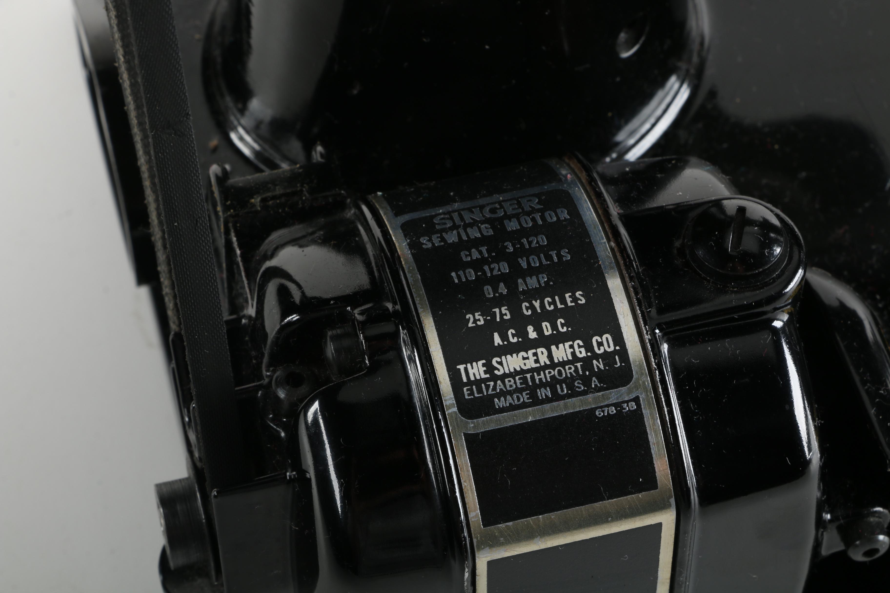 Vintage Singer Featherweight Sewing Machine