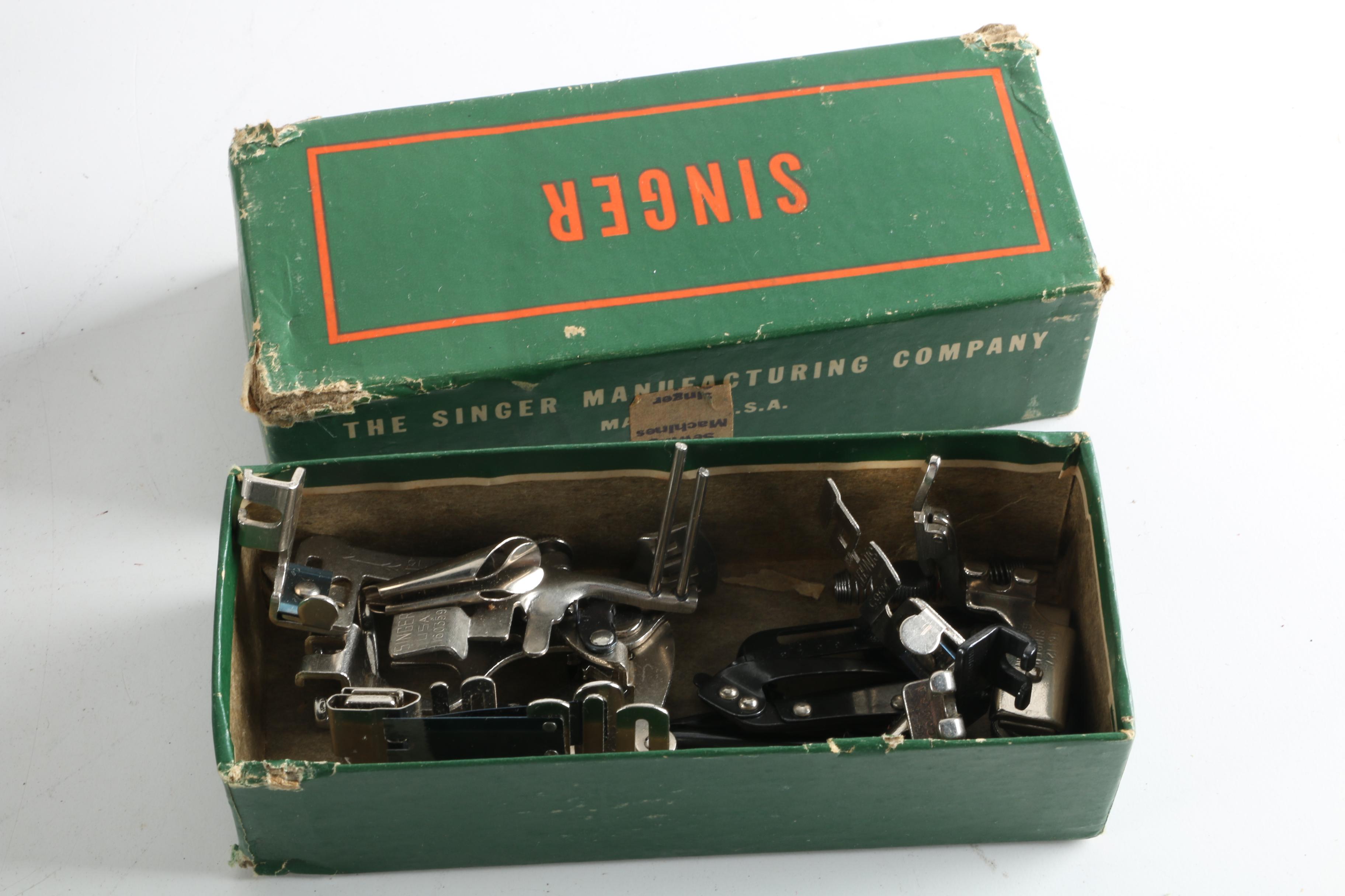 Vintage Singer Featherweight Sewing Machine