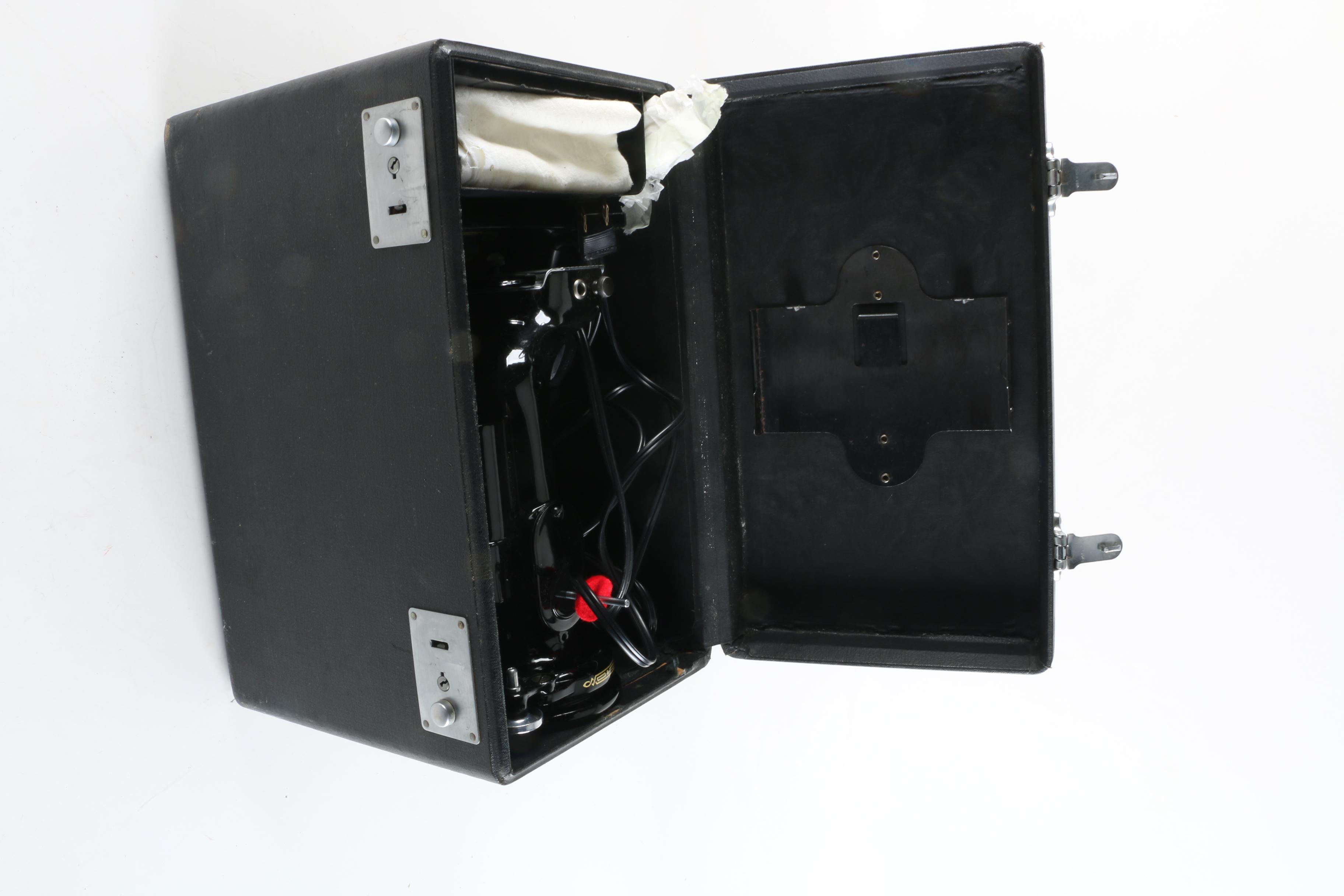 Vintage Singer Featherweight Sewing Machine