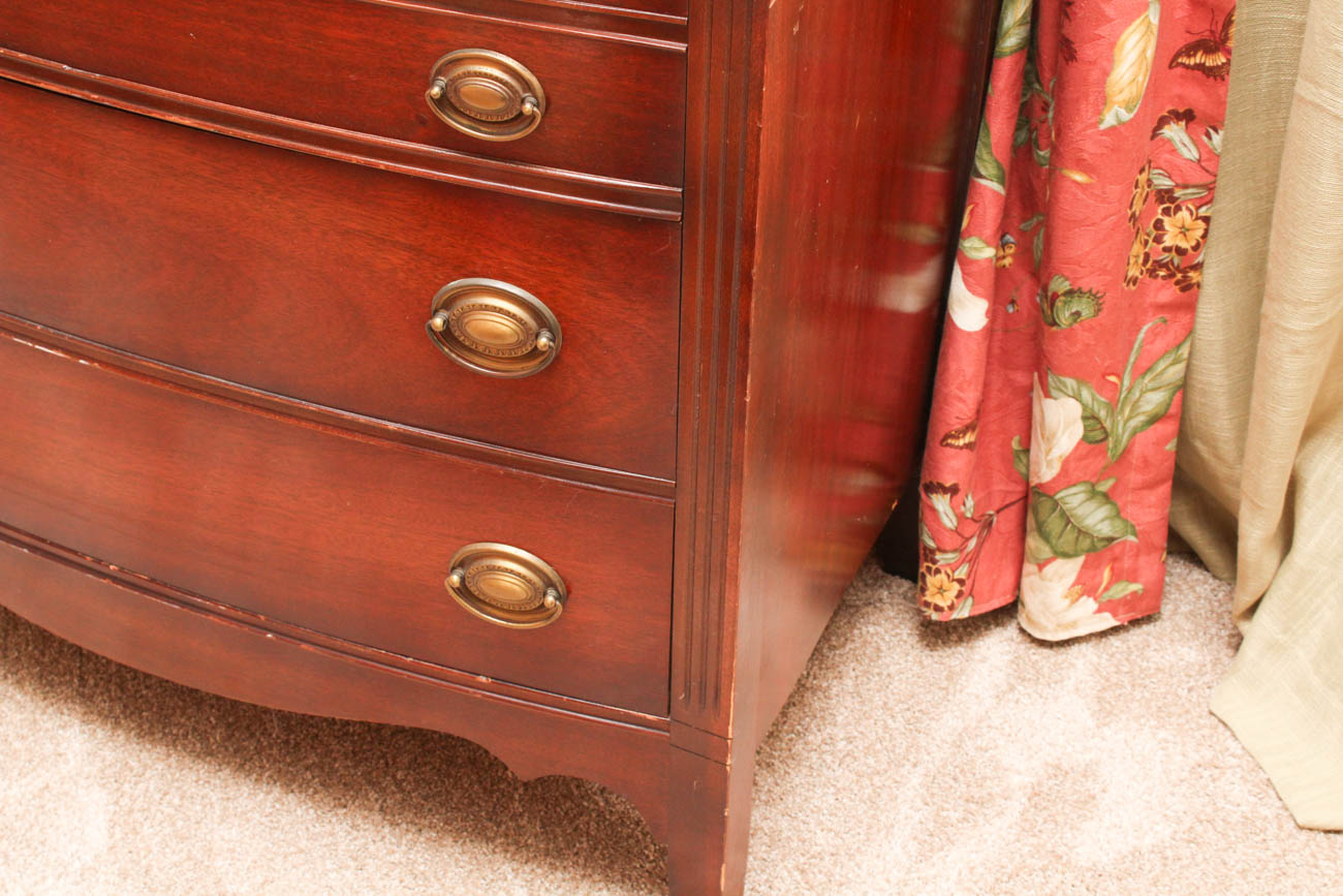 Vintage Dixie Hepplewhite Style Chest of Drawers