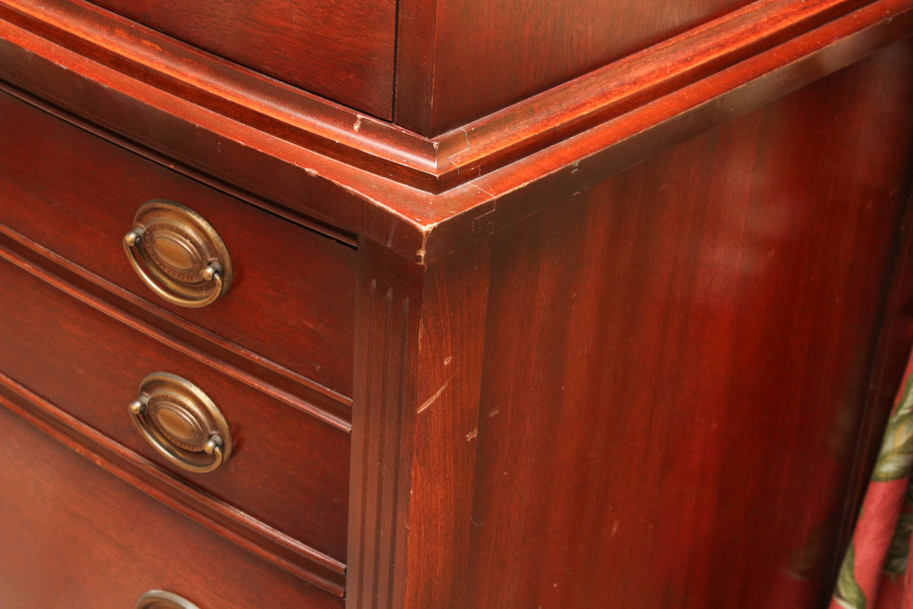 Vintage Dixie Hepplewhite Style Chest of Drawers