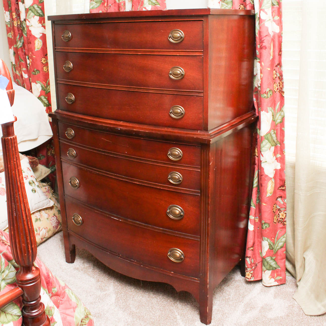 Vintage Dixie Hepplewhite Style Chest of Drawers