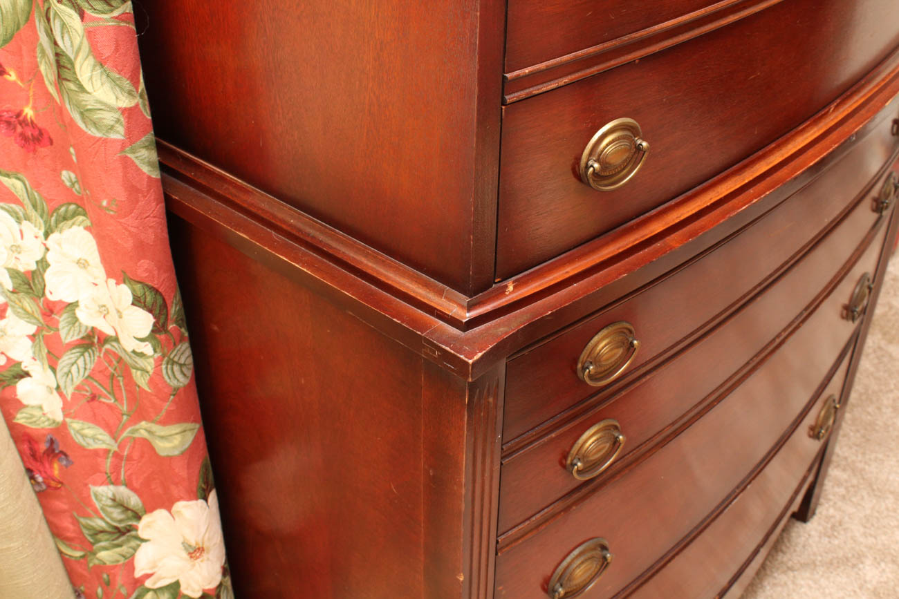 Vintage Dixie Hepplewhite Style Chest of Drawers