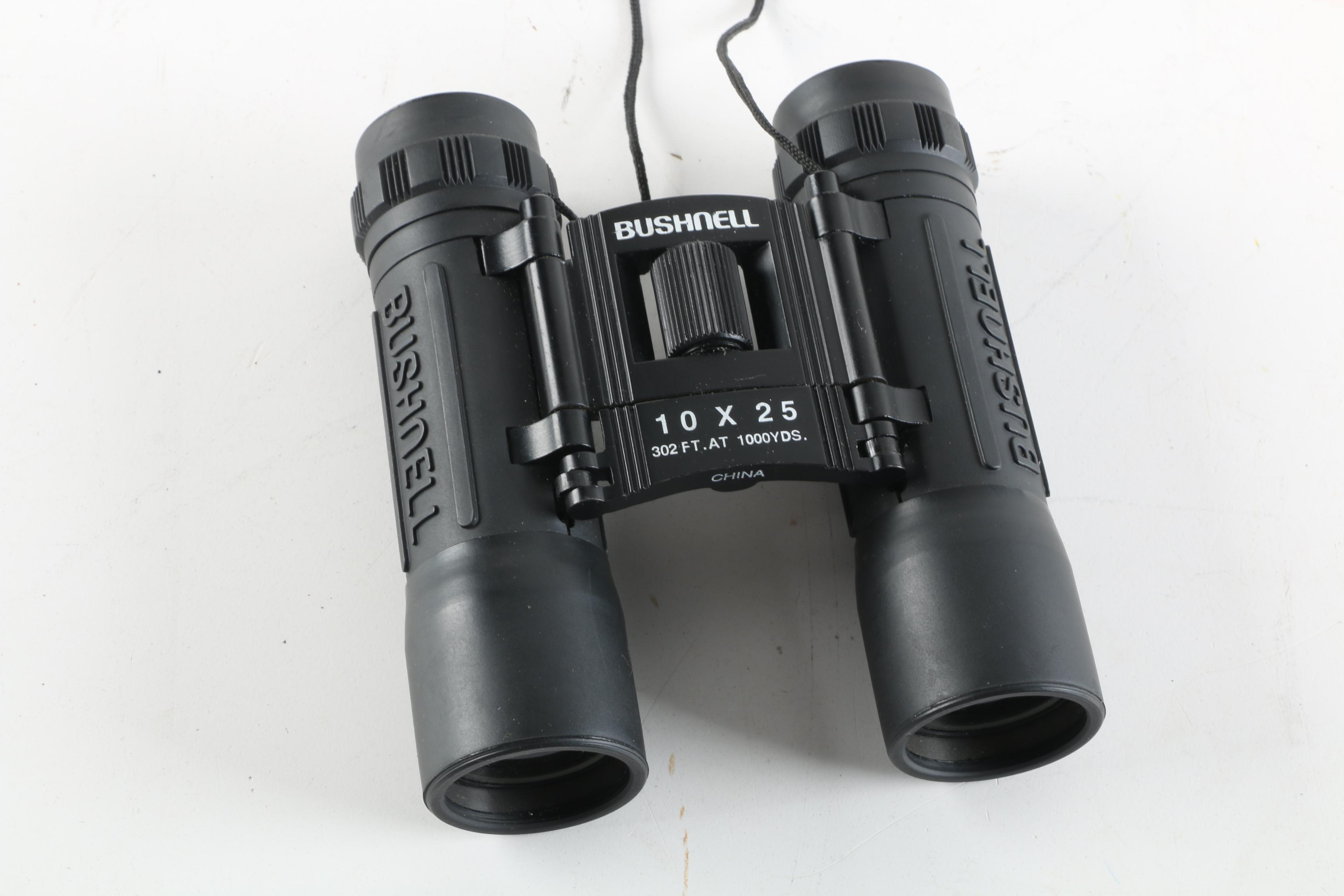 Bushnell 10 x 25 Binoculars with Case