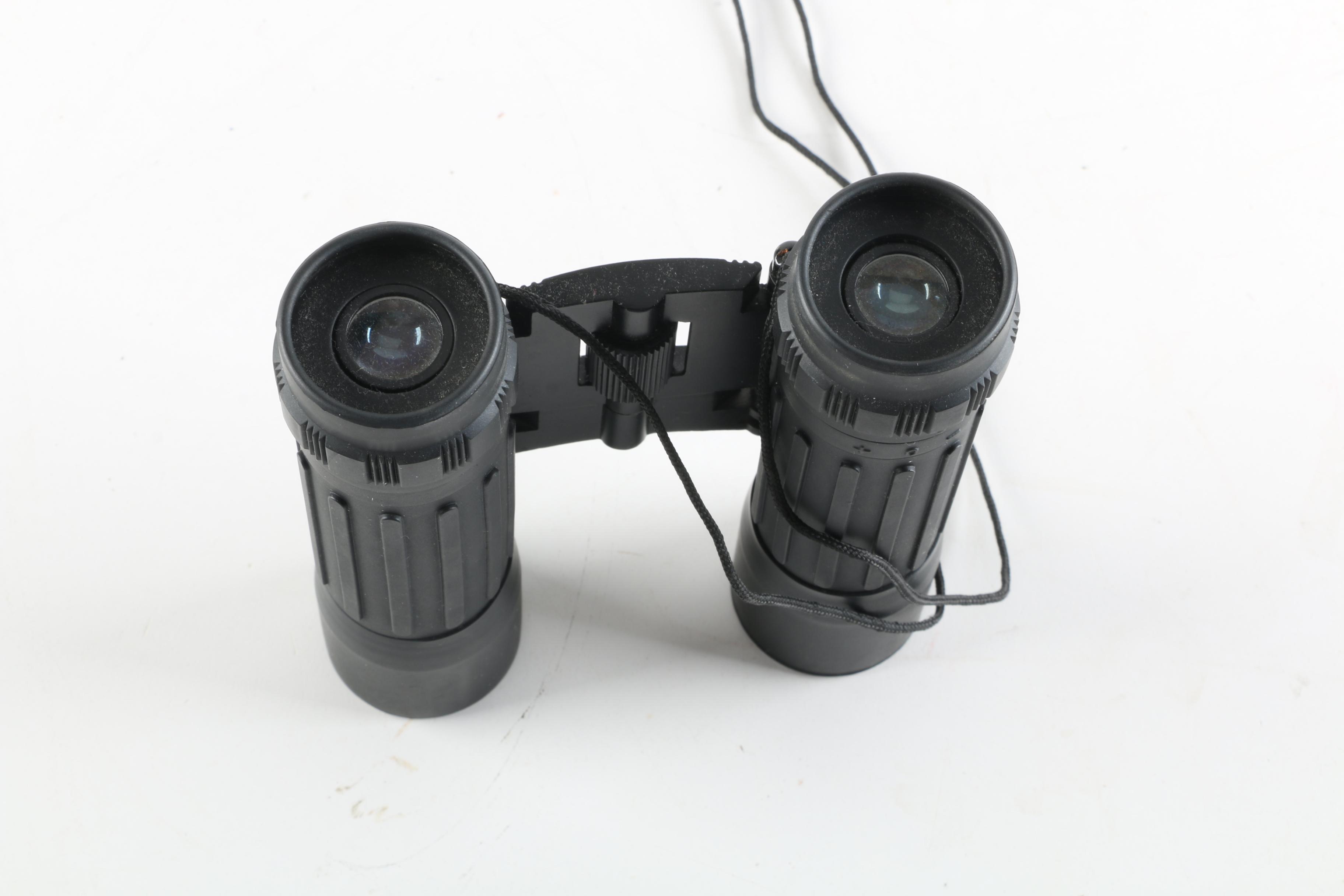 Bushnell 10 x 25 Binoculars with Case