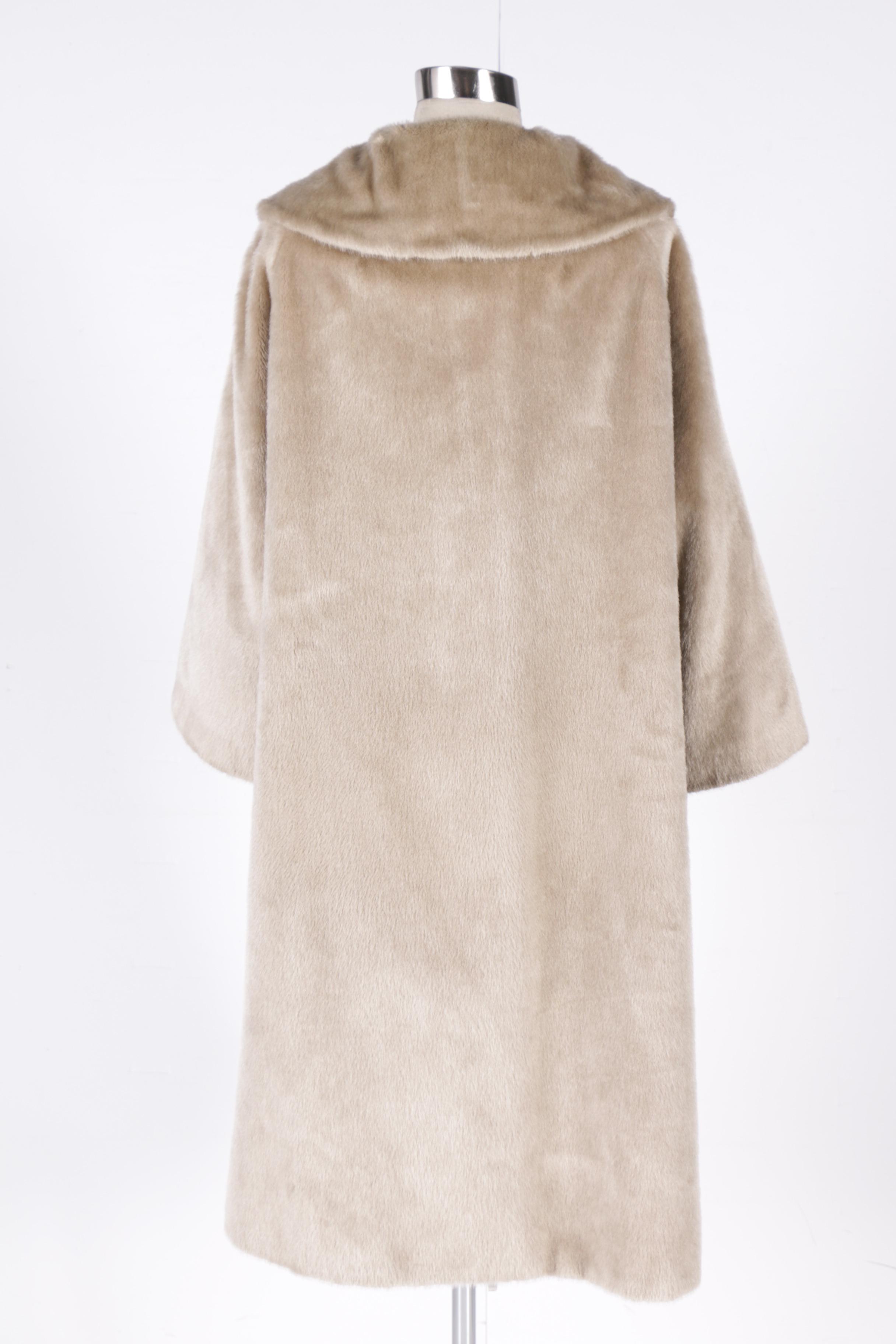 Women's Vintage Monnig's Brazotta by Sportowne Beige Faux Fur Coat