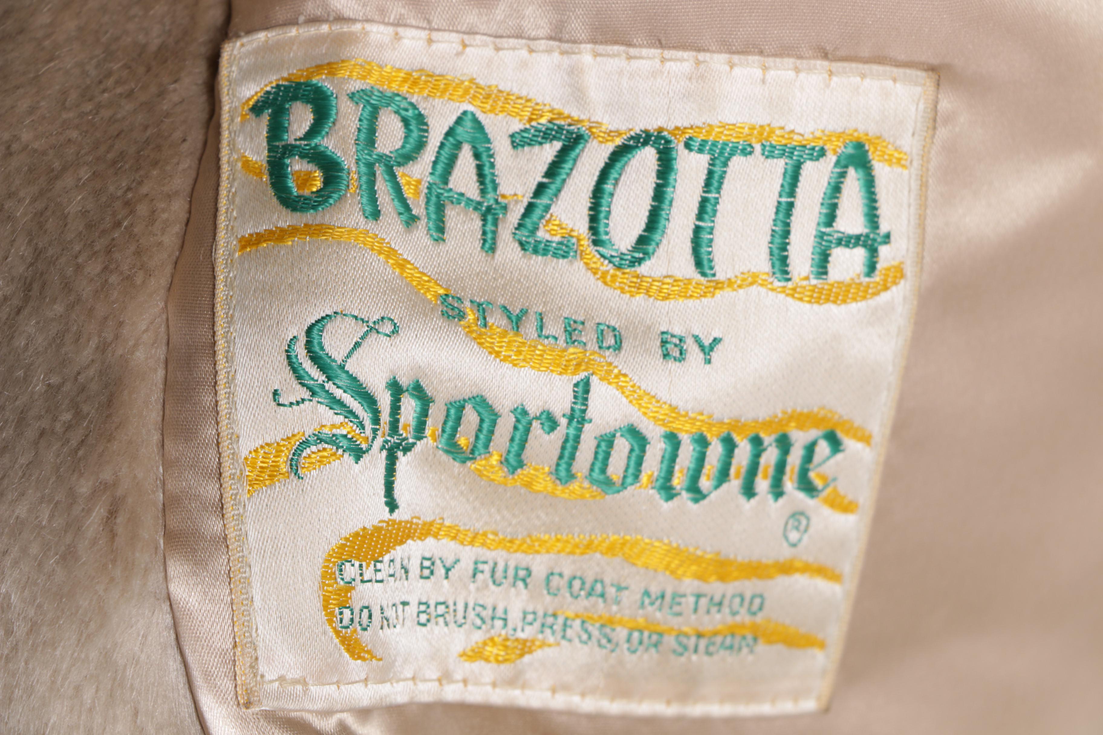 Women's Vintage Monnig's Brazotta by Sportowne Beige Faux Fur Coat