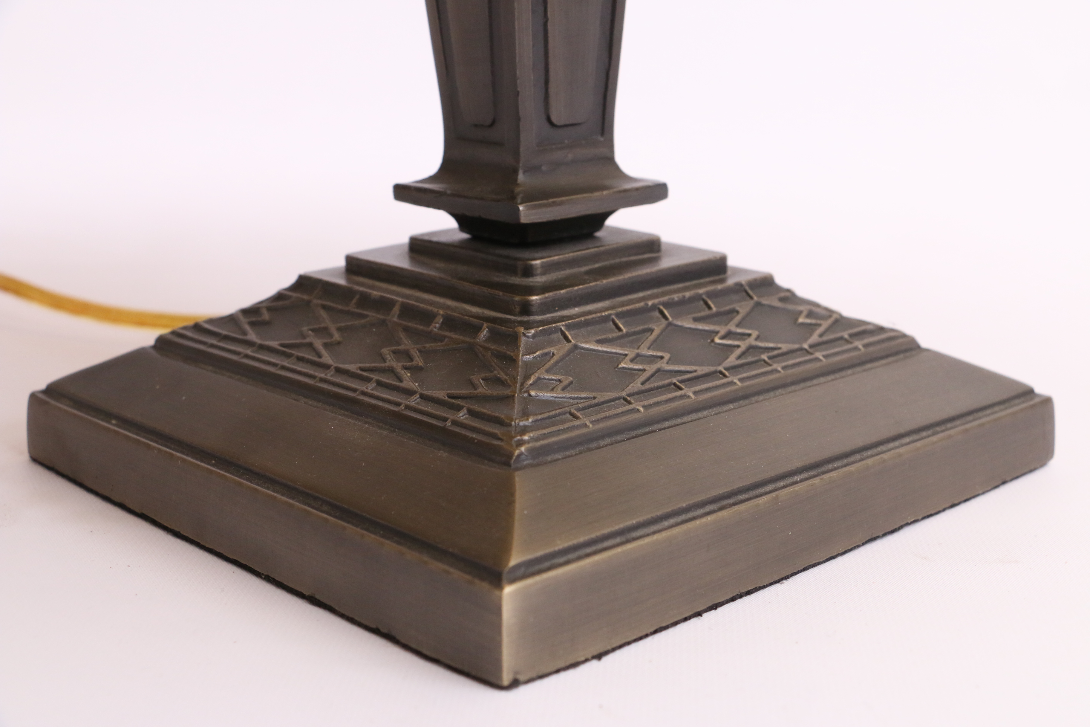 Dale Tiffany Stained Glass Table Lamp