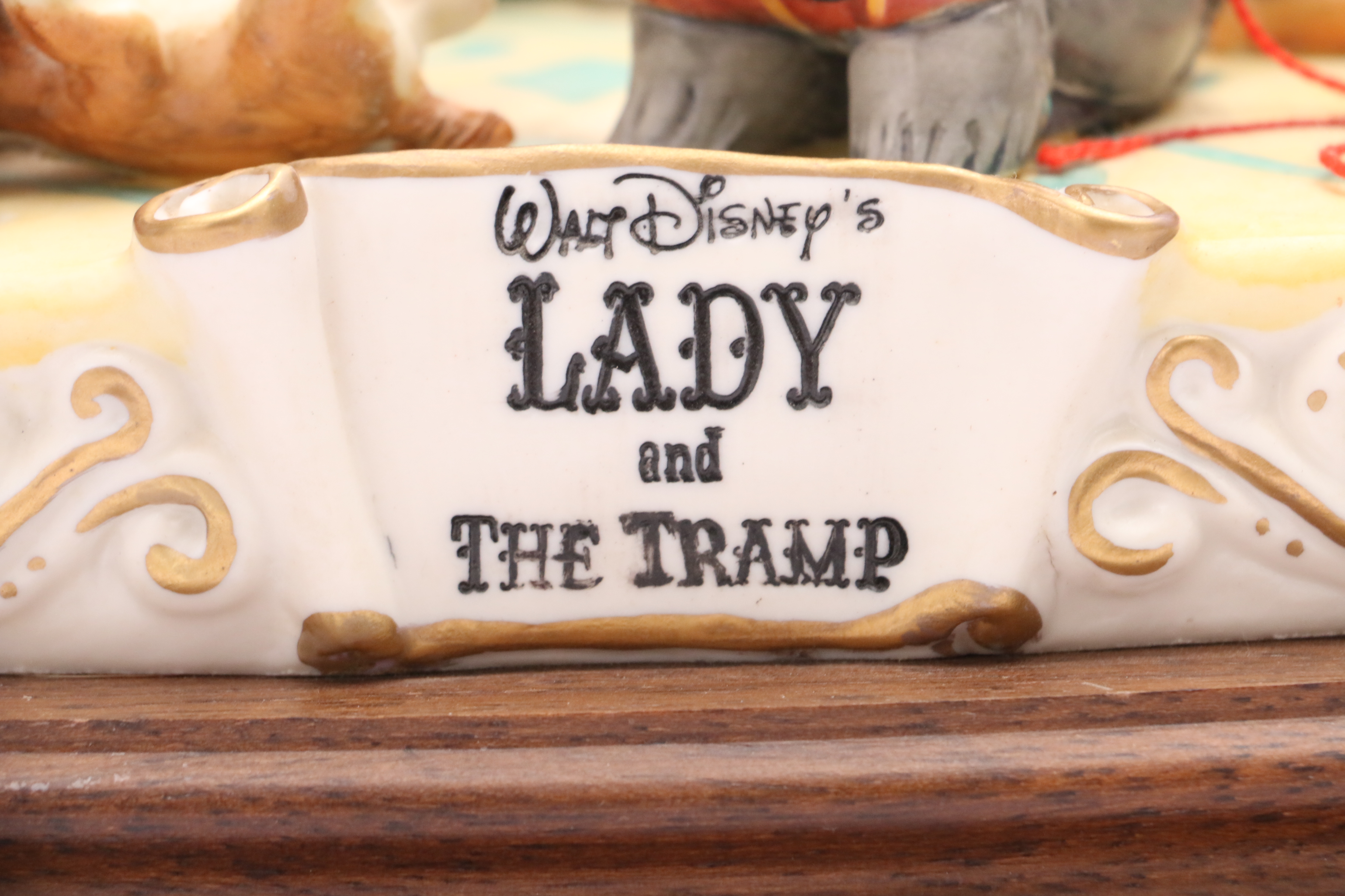 Lady & the Tramp Capodimonte Laurenz Disney Sculpture