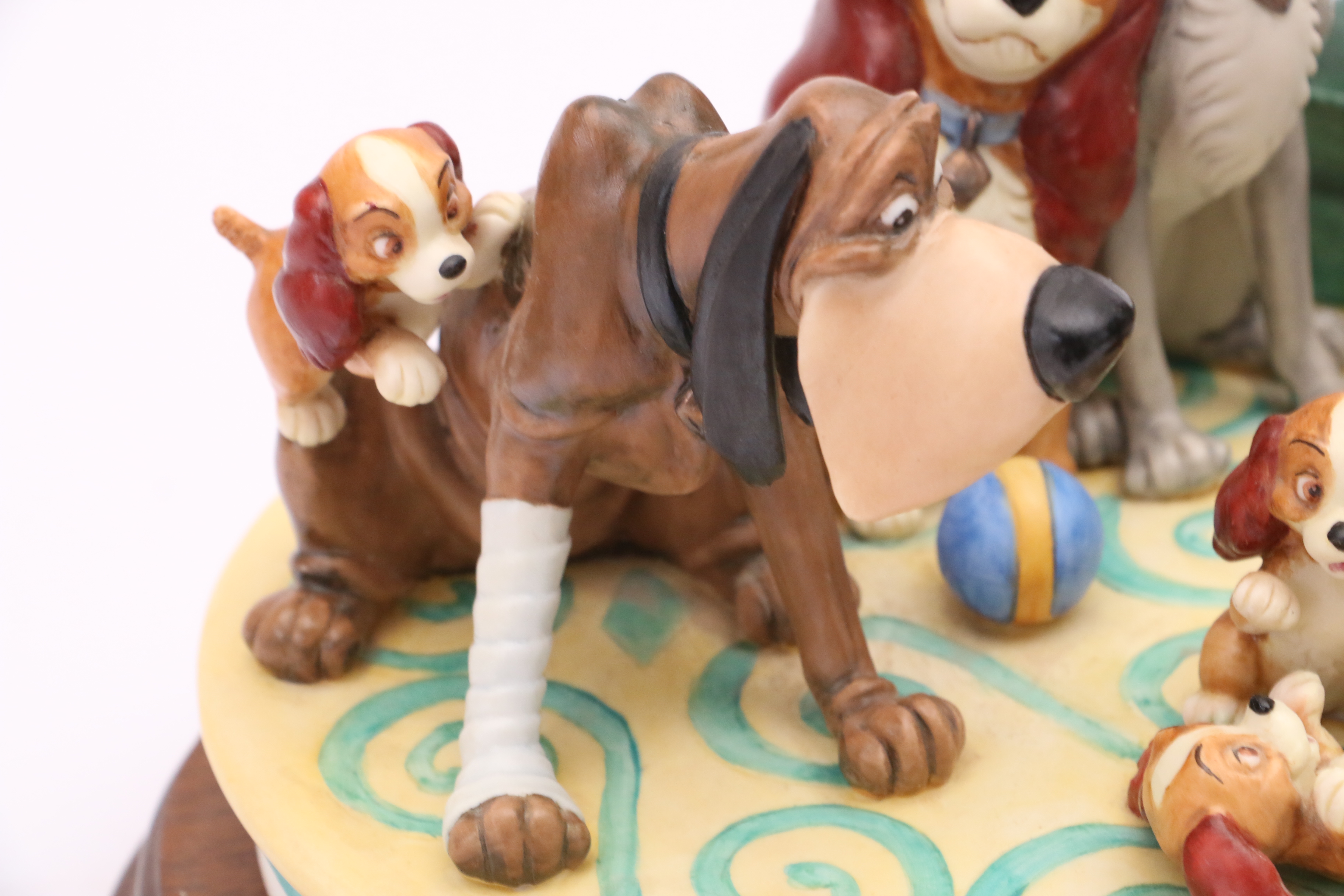 Lady & the Tramp Capodimonte Laurenz Disney Sculpture