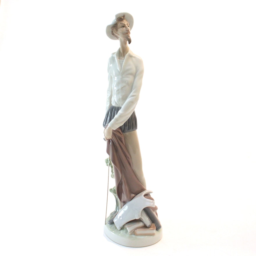 Lladró "Don Quixote Standing Up" Porcelain Figurine