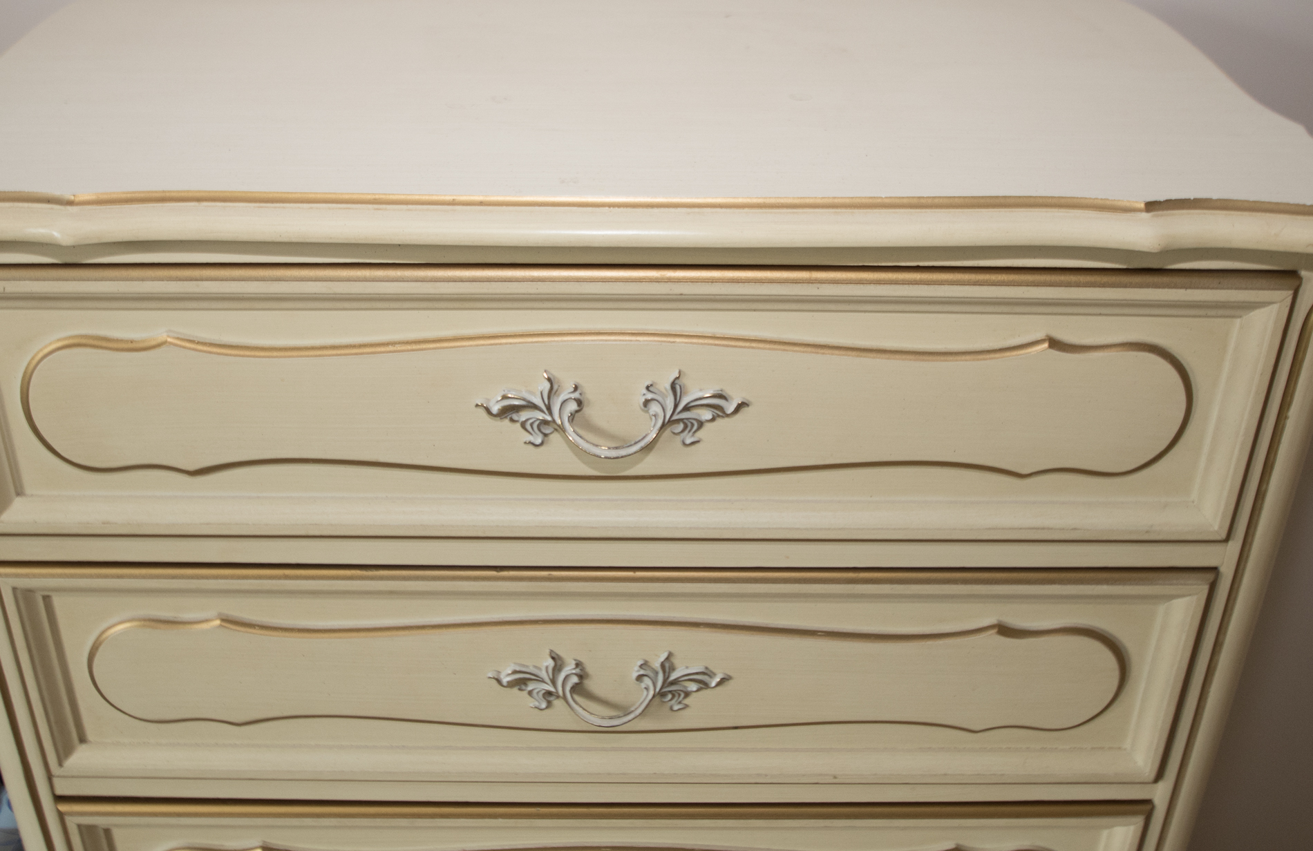Vintage French Provincial Style Chest of Drawers By Henry Link