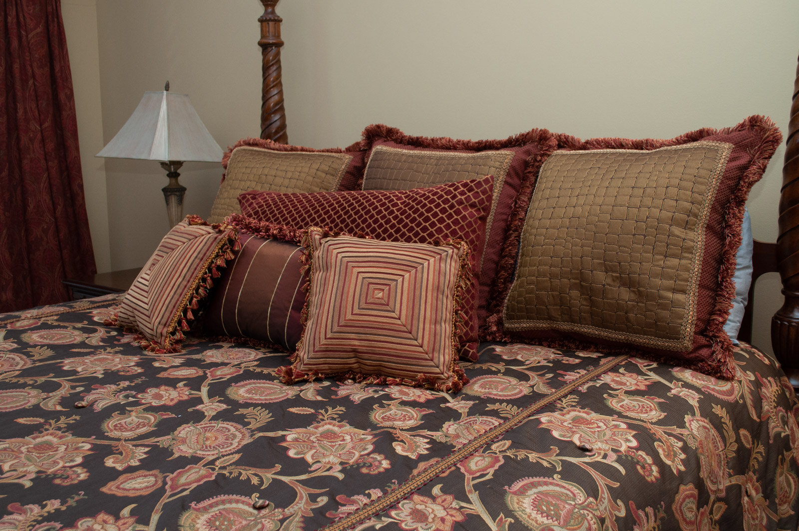 Eastern Accents "Marquise" 10-Piece King Size Bedding Set