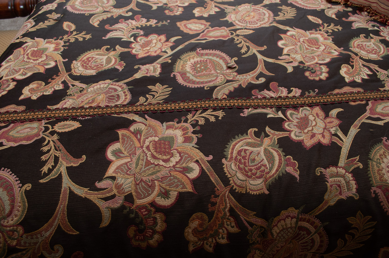 Eastern Accents "Marquise" 10-Piece King Size Bedding Set